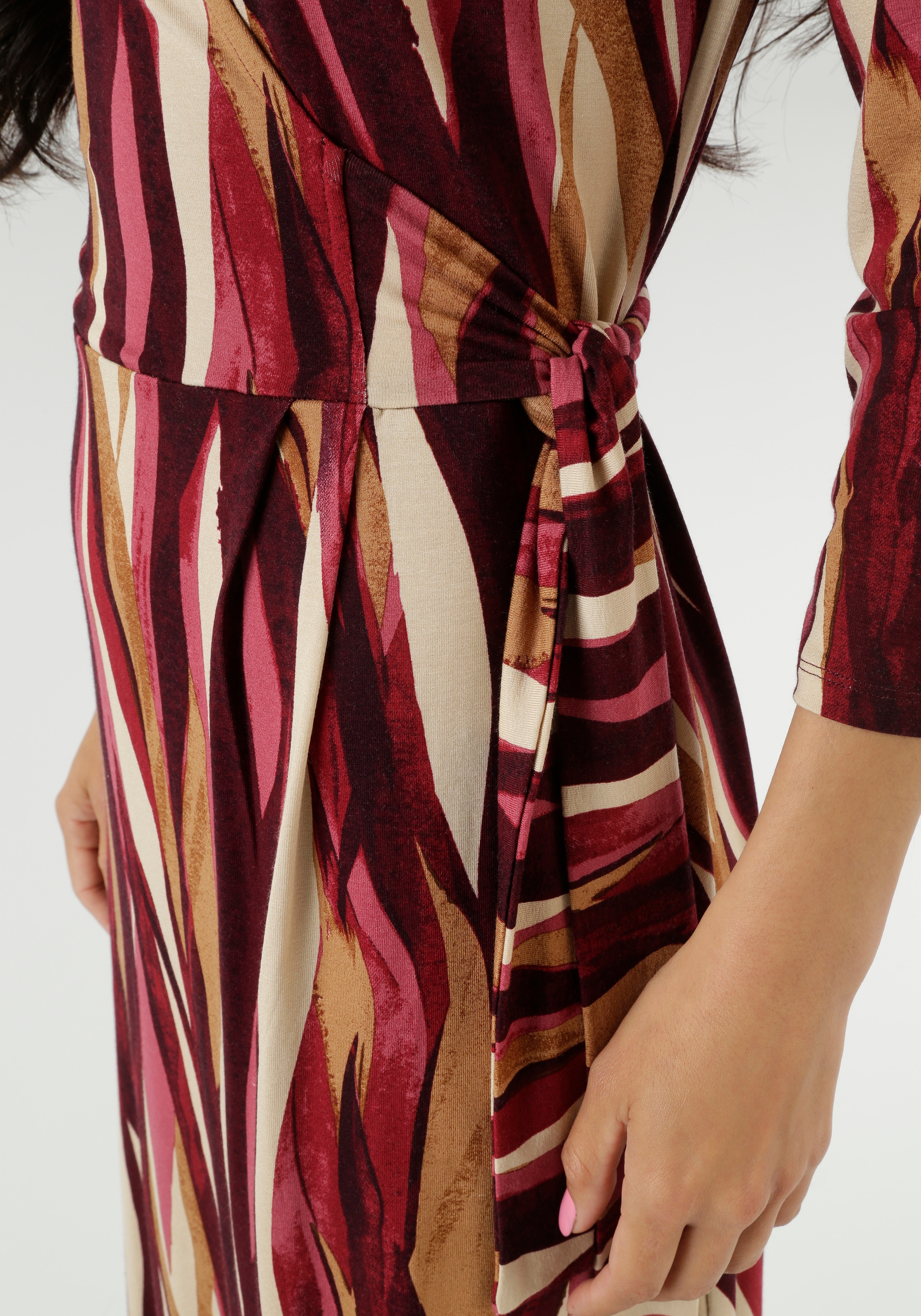 Aniston SELECTED Robe en jersey in femininer Wickel-Optik - NEUE KOLLEKTION