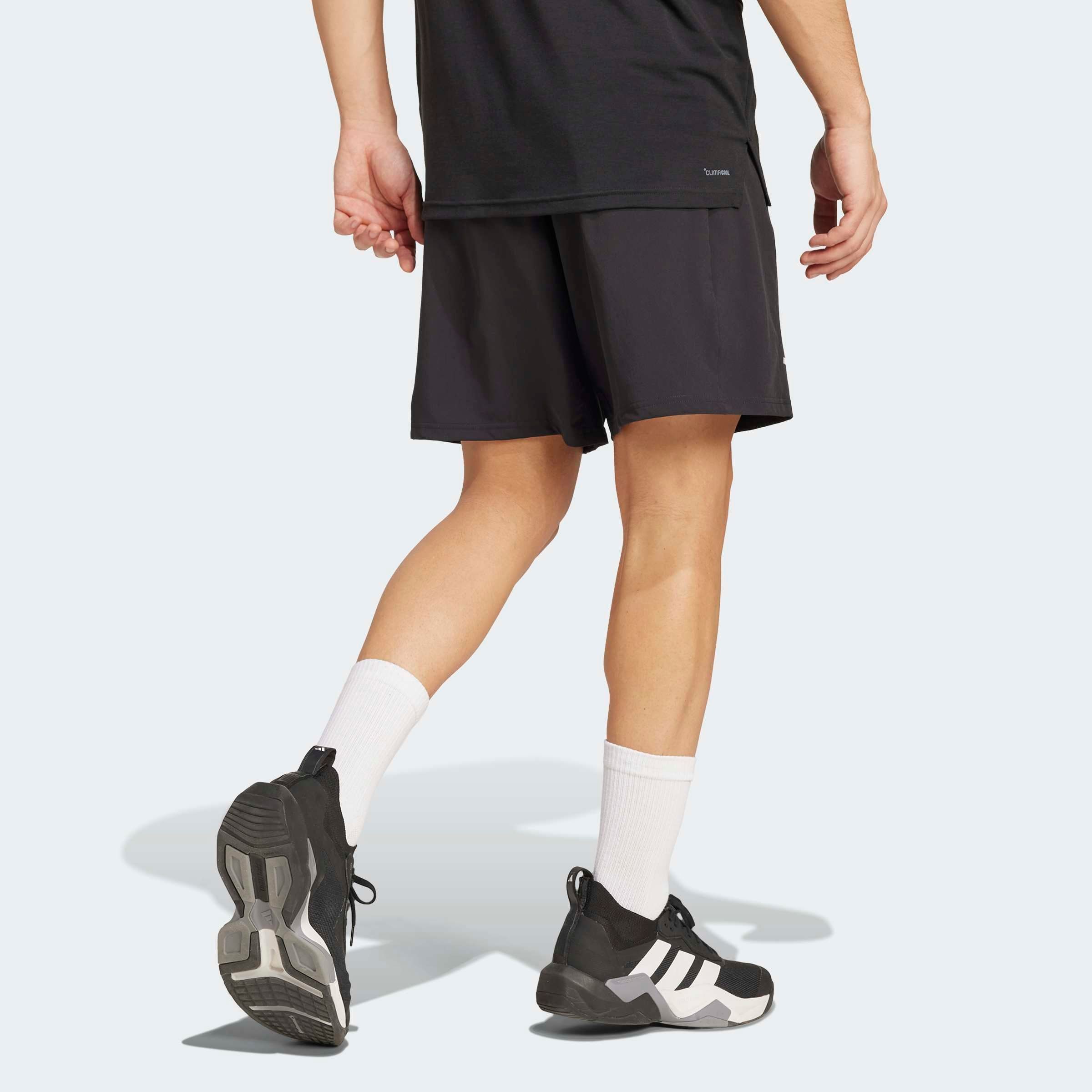 adidas Performance Short »TR ESS HP SHORT«  für Fitness und Training, mit Metallic-Optik, schnelltrocknend