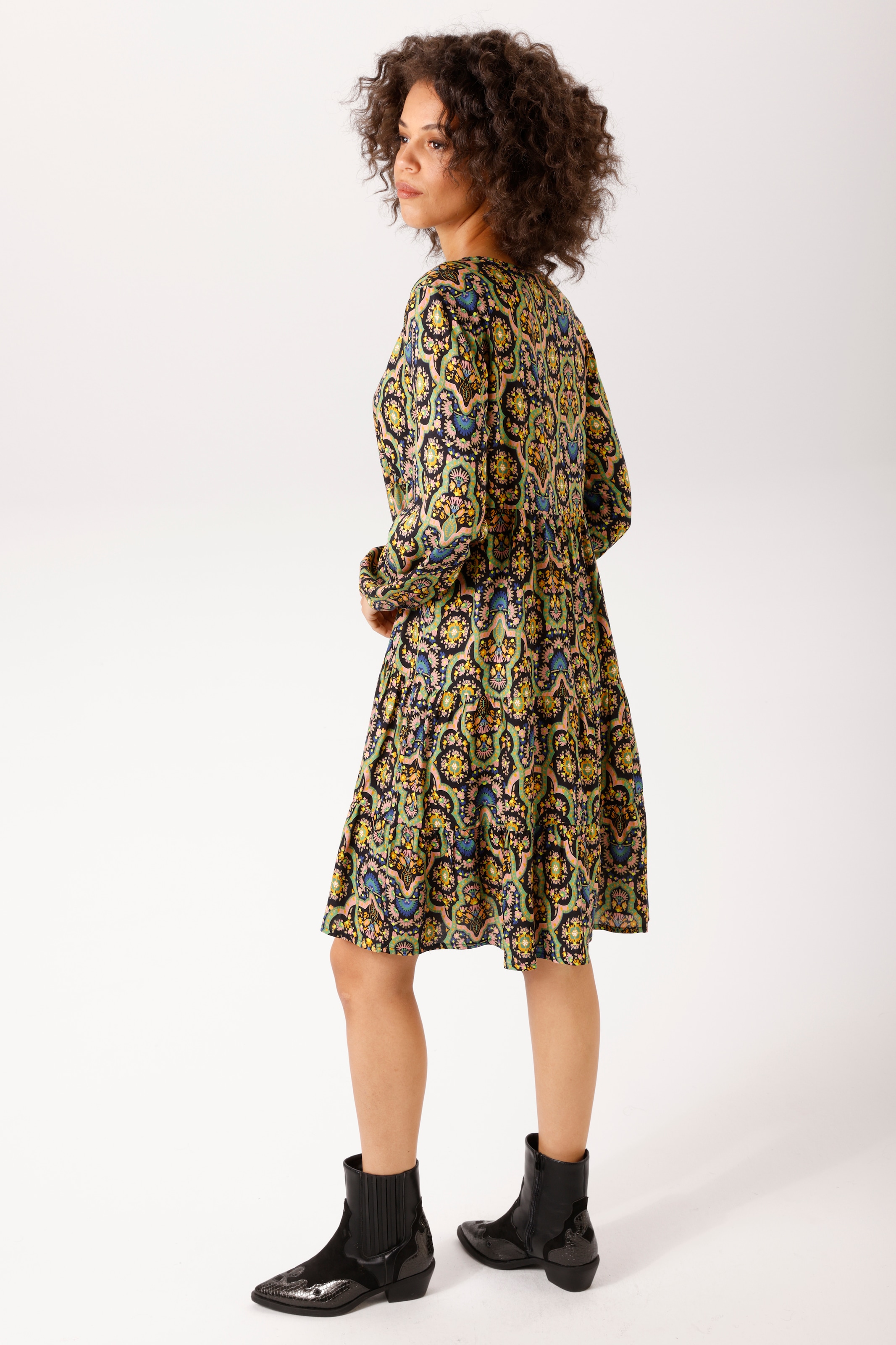 Aniston CASUAL Tunikakleid mit farbenfrohen, grafischen Druck - NEUE KOLLEKTION