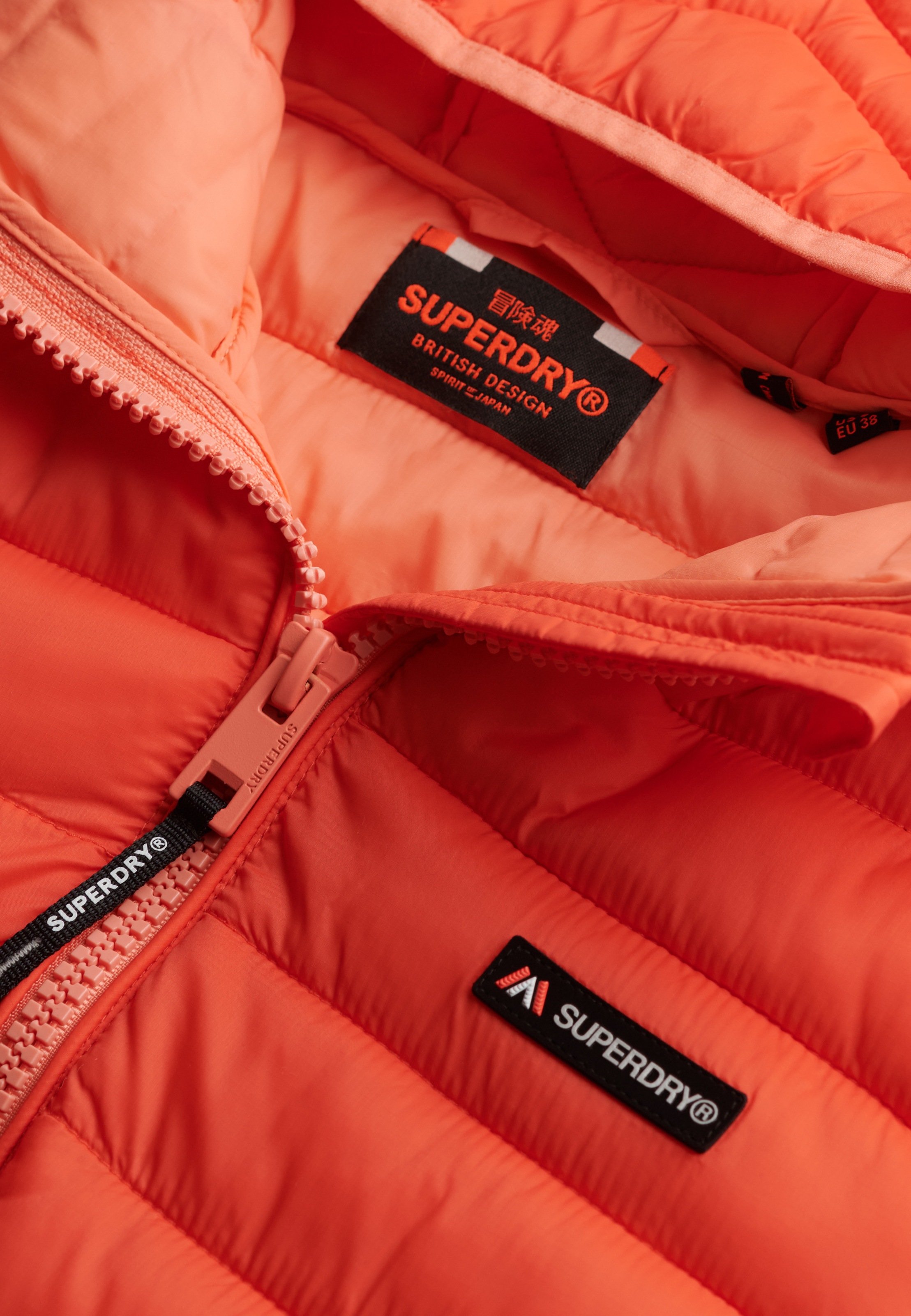 Superdry Veste matelassée »HOODED FUJI LITE PADDED JACKET« mit Kapuze