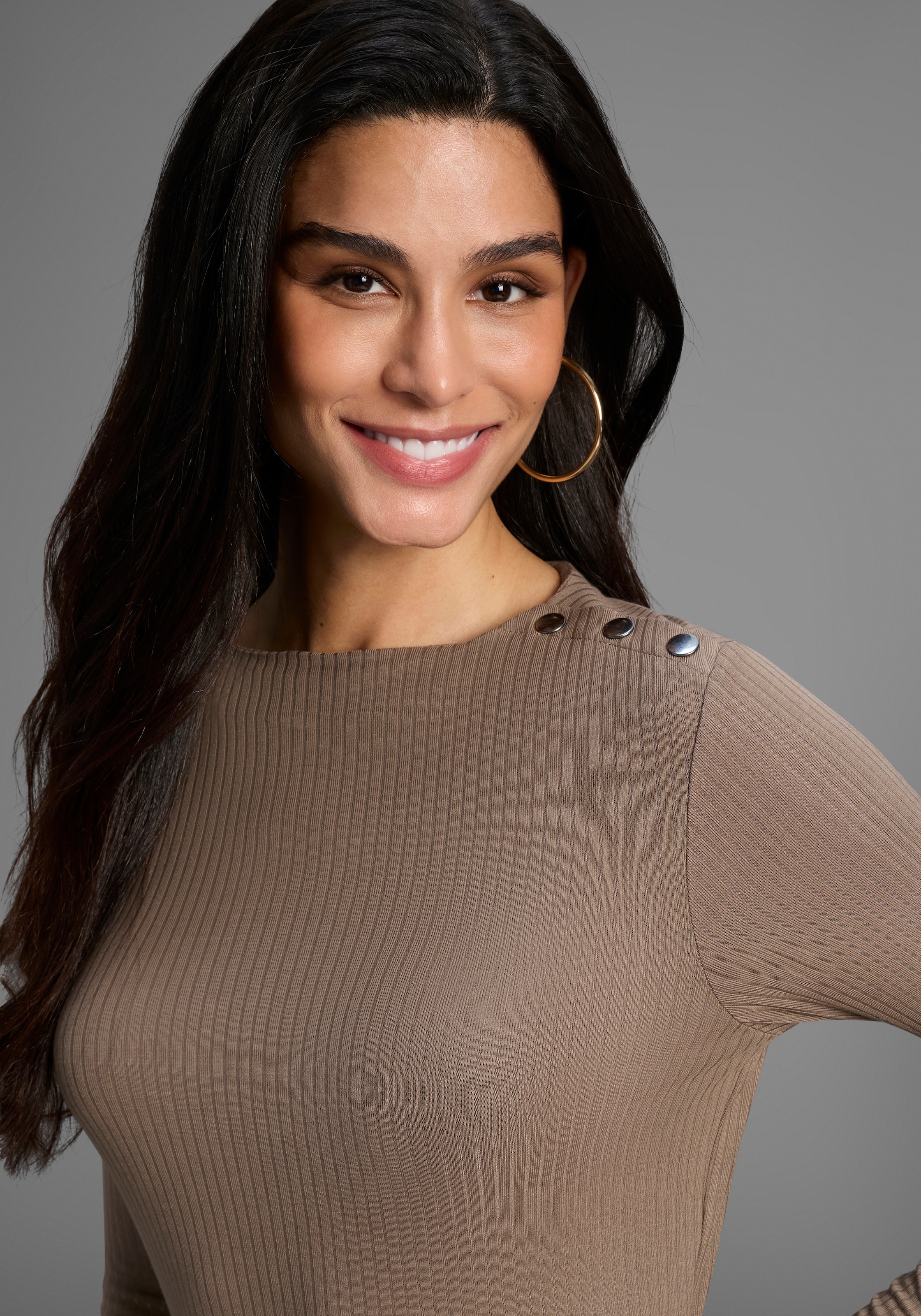 Bruno Banani T-shirt à manches longues mit Druckknopf-Detail auf der Schulter - NEUE KOLLEKTION