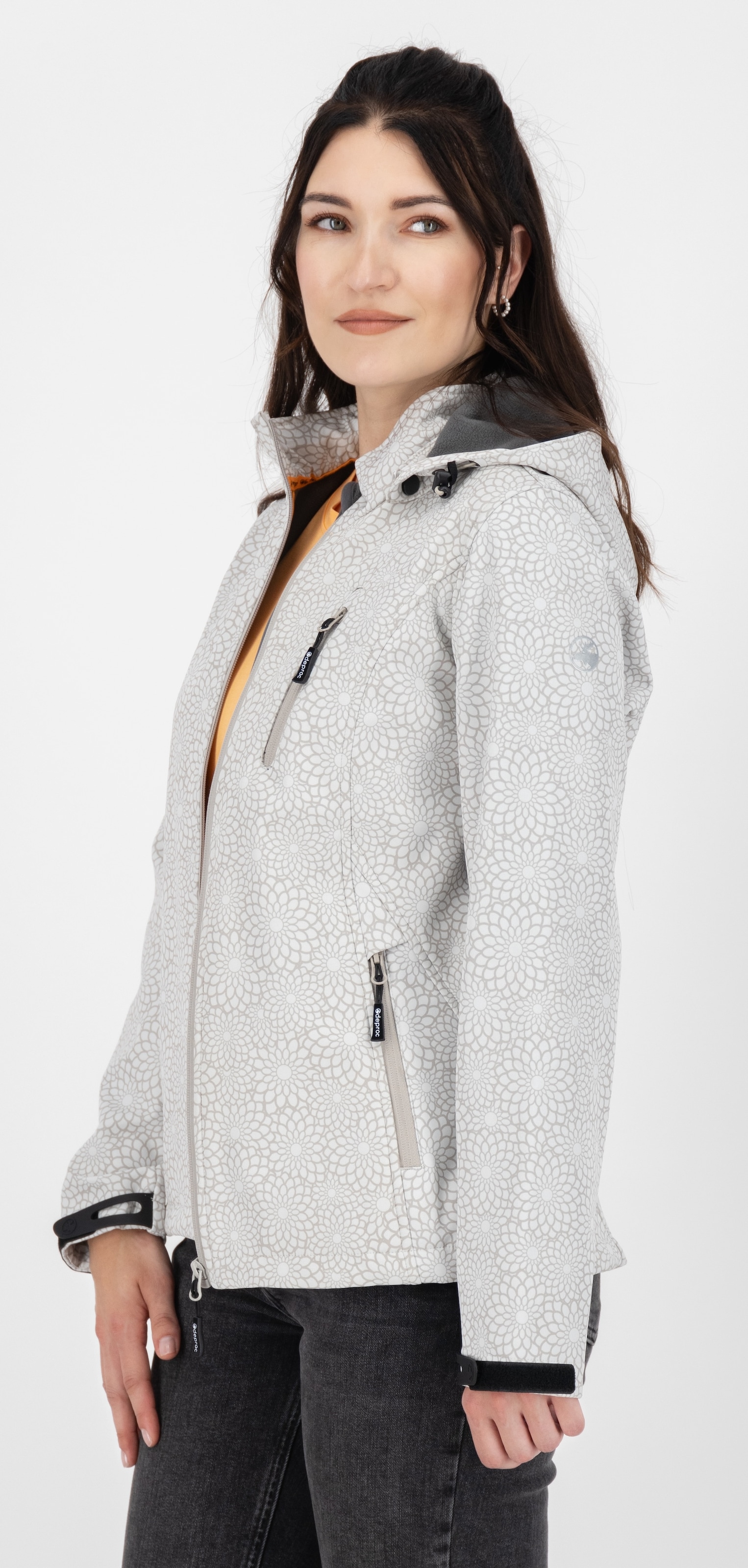 DEPROC Active Funktionsjacke »SHELBY PEAK XII Outdoorjacke« mit Kapuze leichte Softshelljacke mit All-Over-Print und abnehmbarer Kapuze
