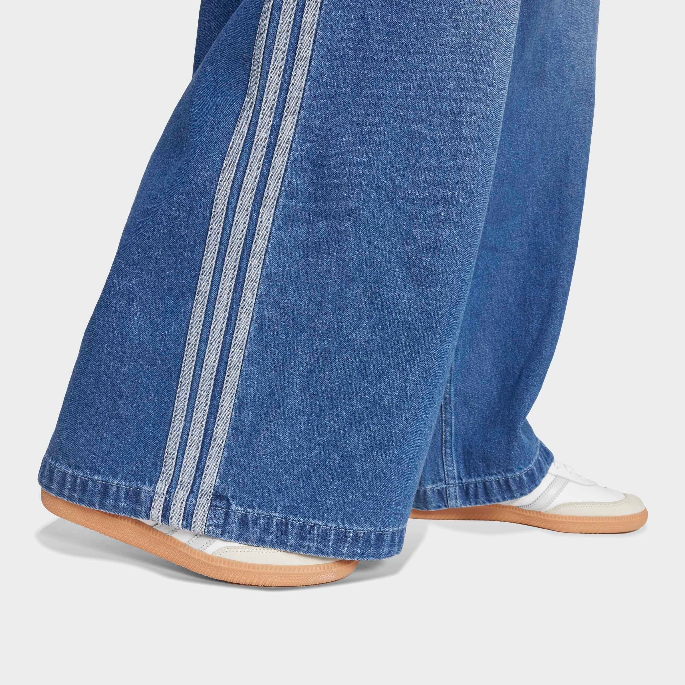 adidas Originals Sporthose »DENIM WIDE PANT«  adidas Jeans, lässiger Style von der Moder der 90er inspiriert