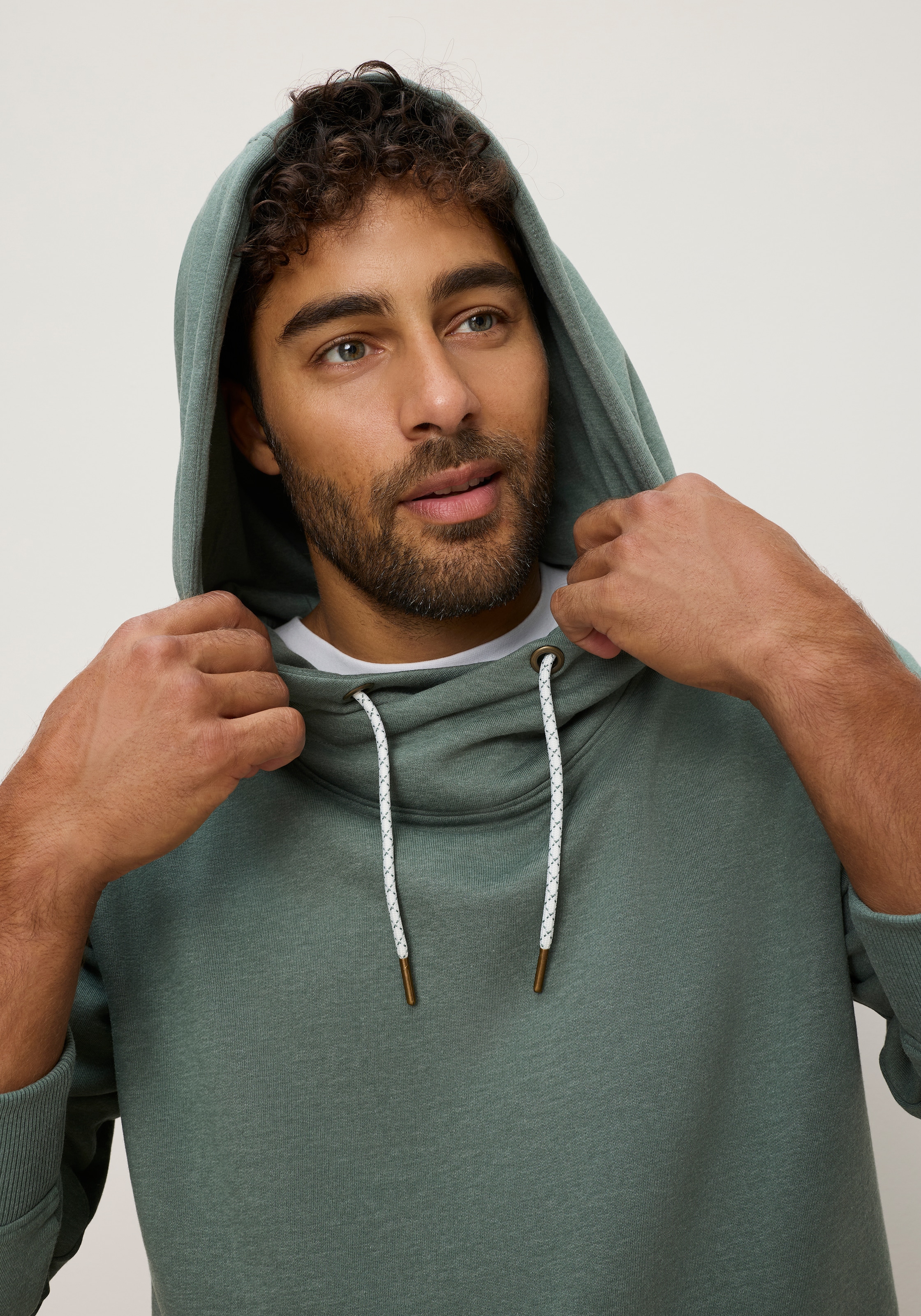Man's World Sweat à capuche , avec col montant, aussi en grandes tailles
