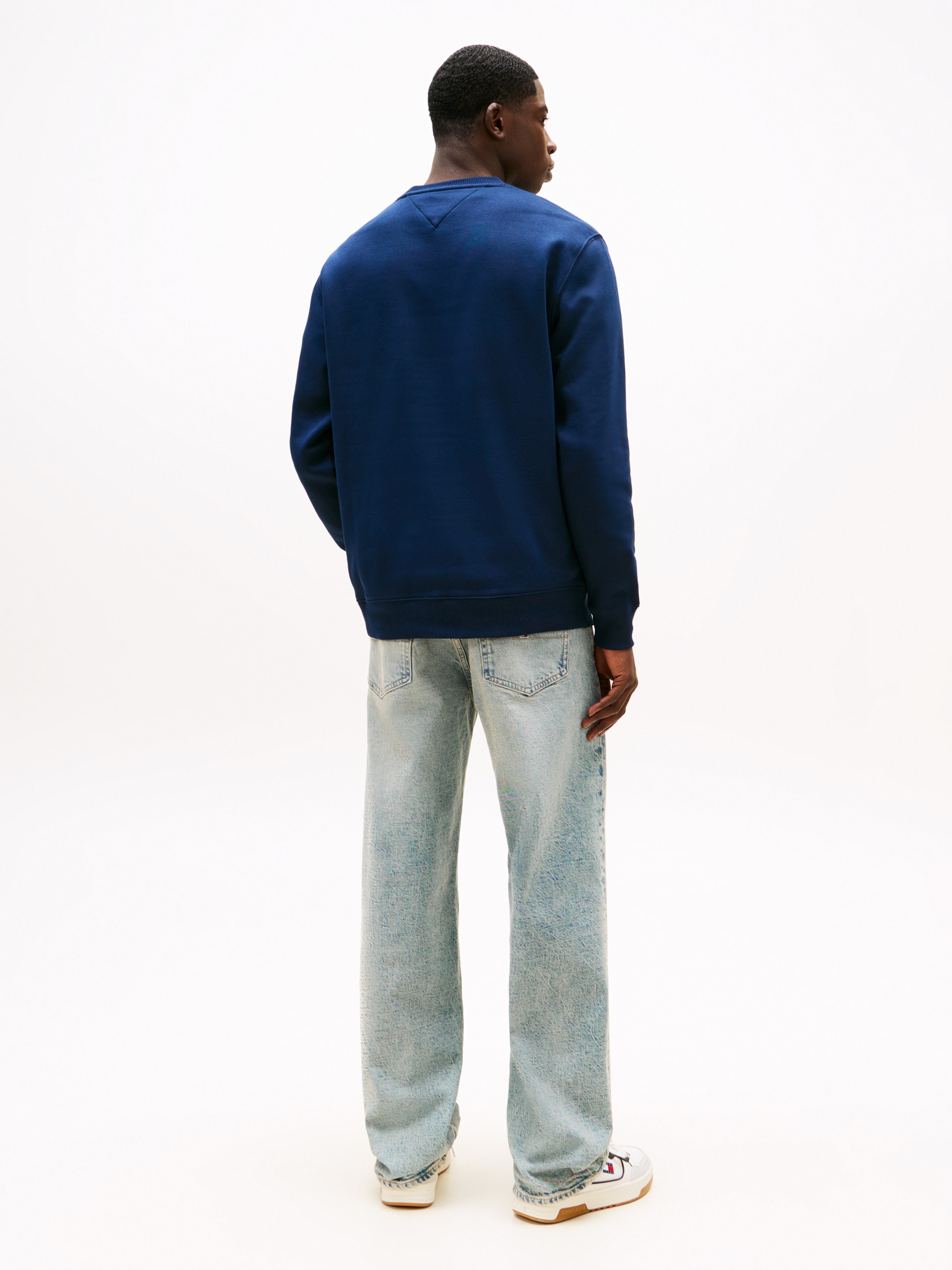 Tommy Jeans Sweatshirt »TJM REGULAR FLAG CREW NECK«, Mit besticktem Markenlogo auf Brusthöhe
