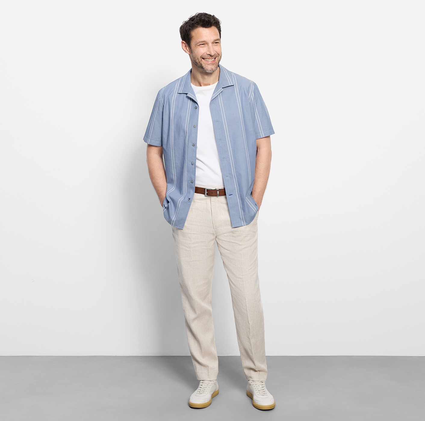 OLYMP Chemise à manches courtes Chemise décontractée, coupe régulière, col revers