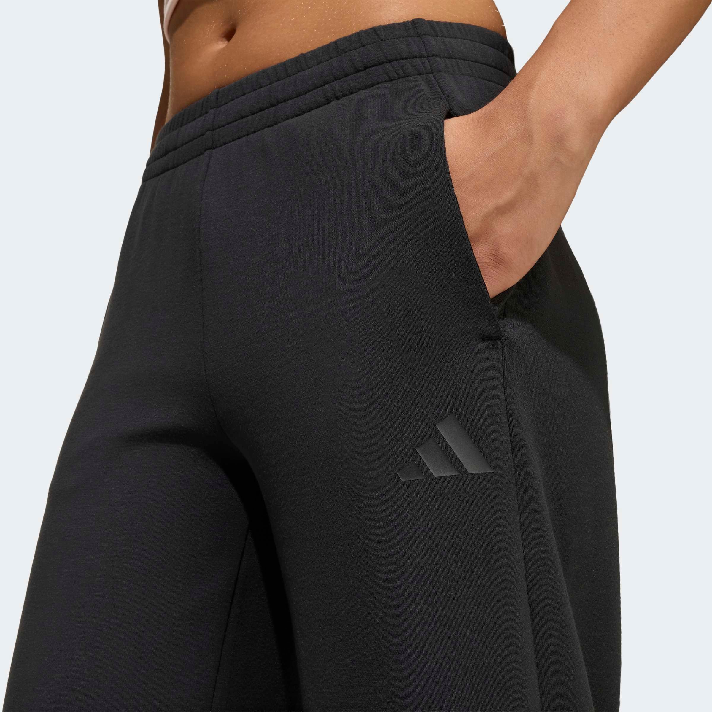 adidas Sportswear Pantalon de sport »FUTURE ICONS 3-STREIFEN MIT WEITEM BEIN«