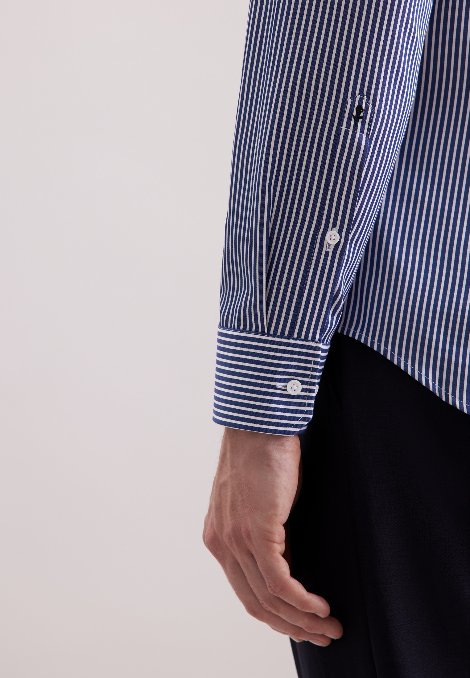 seidensticker Businesshemd »Schwarze Rose« Slim 1/1 Haifischkragen Gestreift