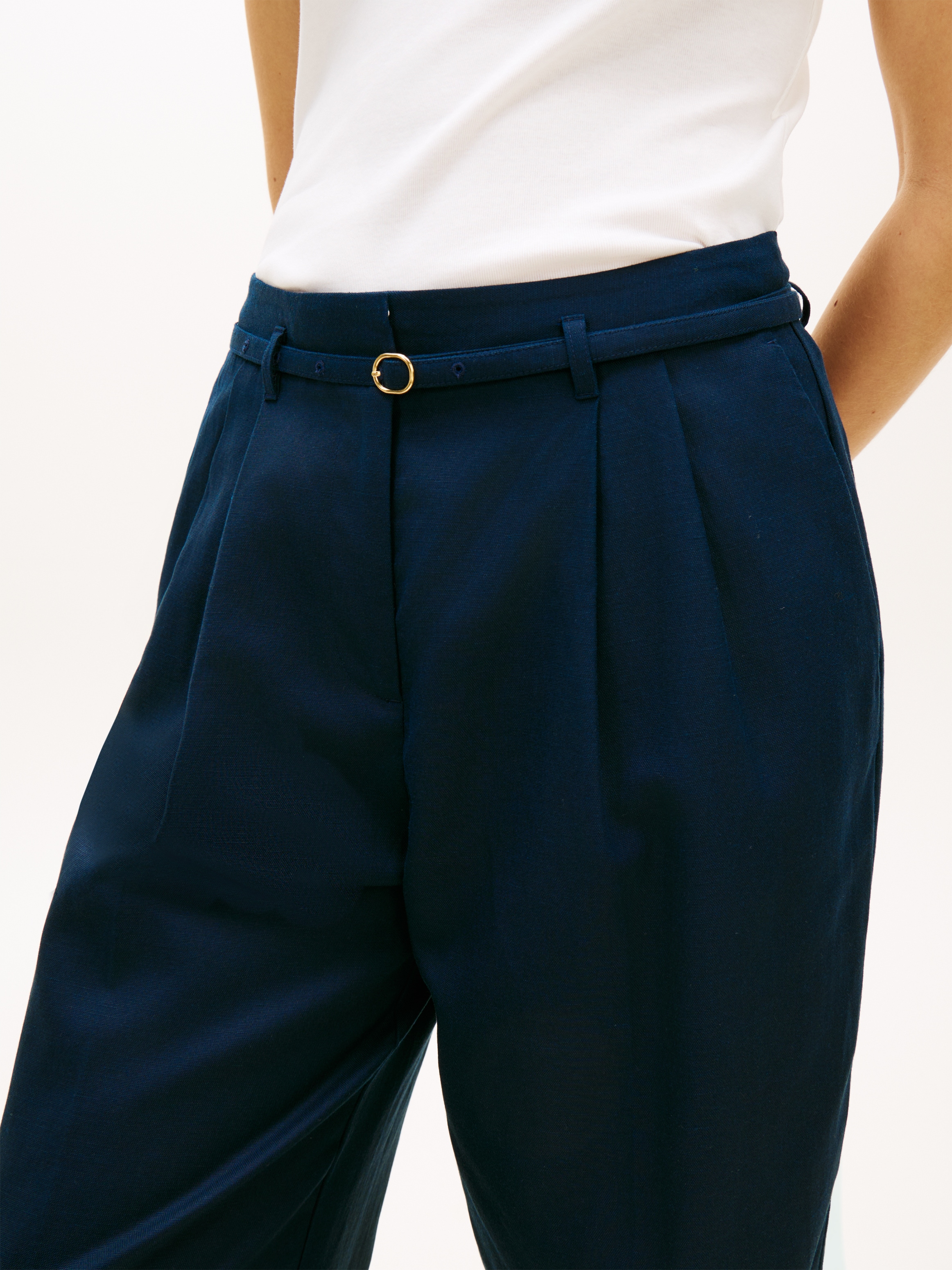 Tommy Hilfiger Pantalon à pinces »LINEN BLEND WIDE LEG PANT«  avec plis marqués et ceinture assortie