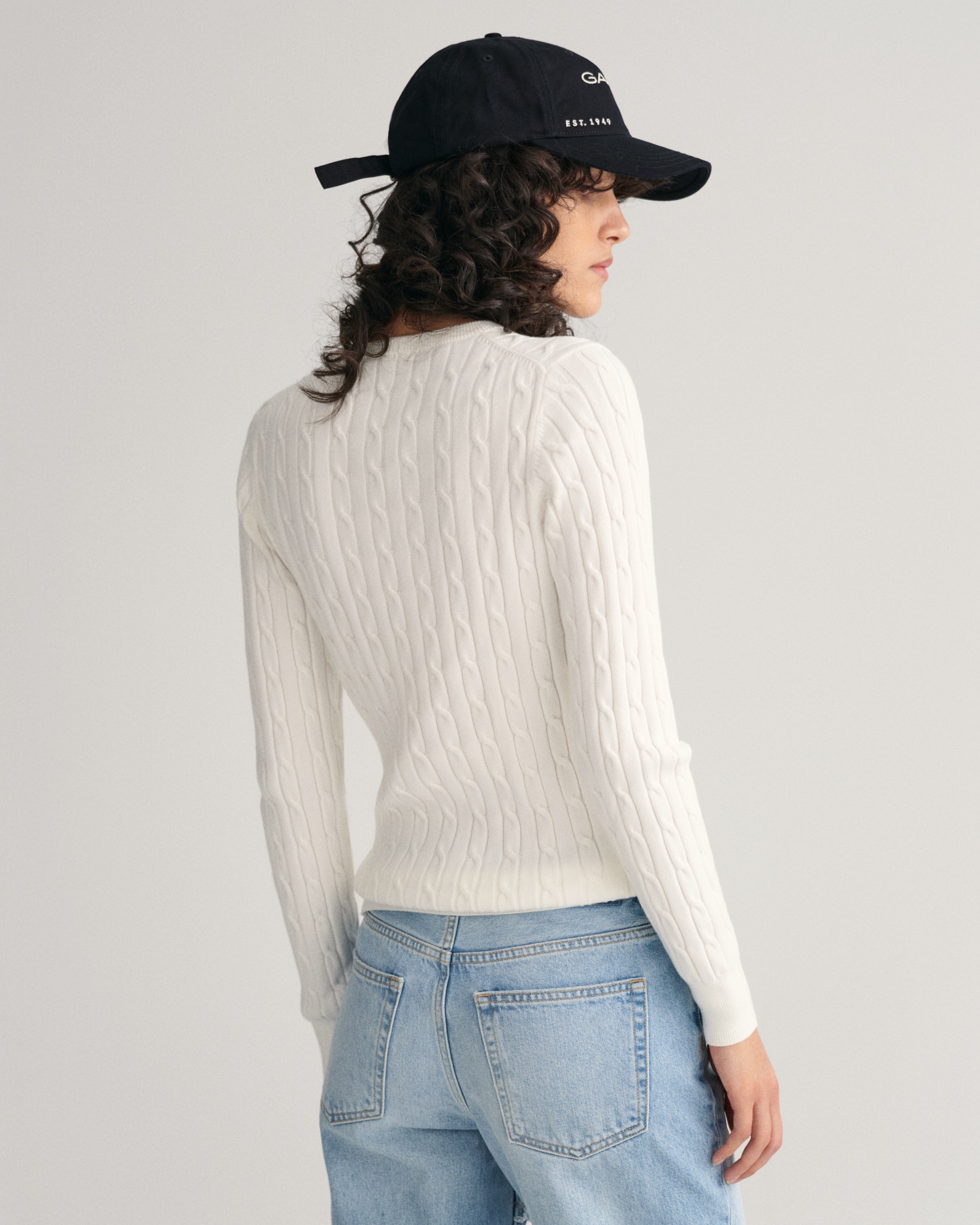 Gant Strickpullover »STRETCH COTTON CABLE C-NECK« mit Logostickerei auf der Brust