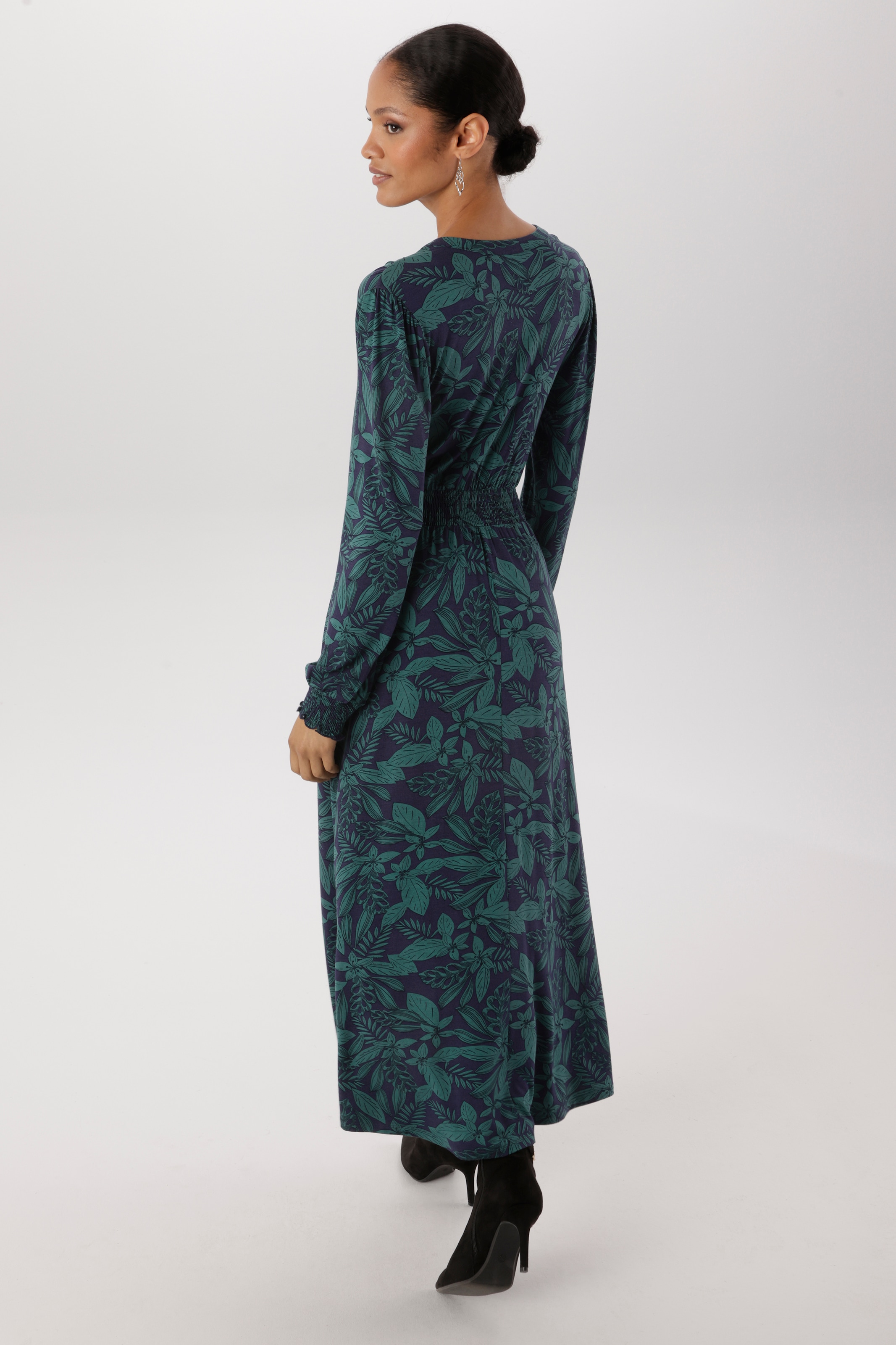 Aniston SELECTED Robe midi avec détails smockés et imprimé feuilles fantaisiste - NOUVELLE COLLECTION