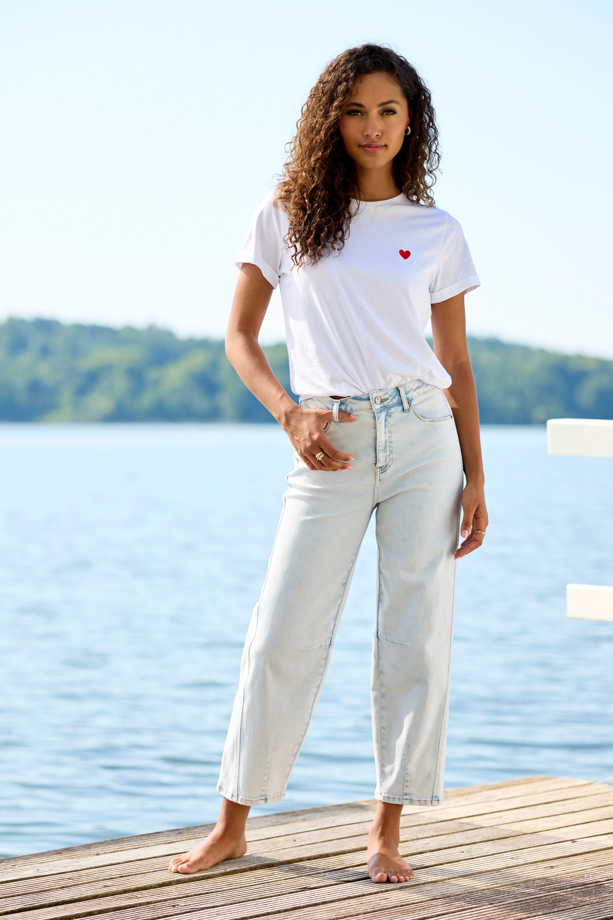 Buffalo Jeans cheville »in modischem Barrel-Stil« en forme barrel tendance, jambe ample, confortable