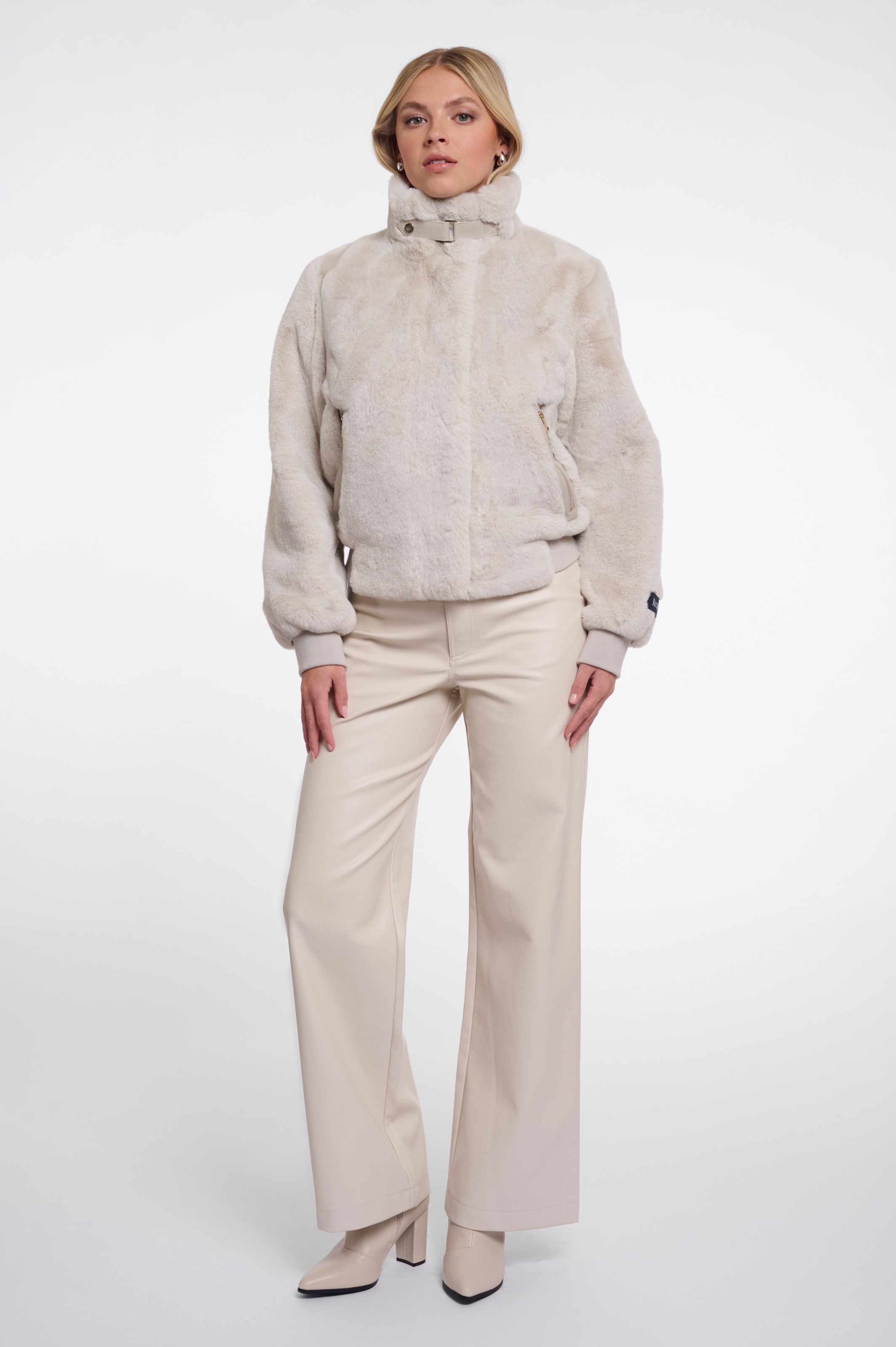 Rino & Pelle Veste en fausse fourrure »AMBRA« avec détail à sangle