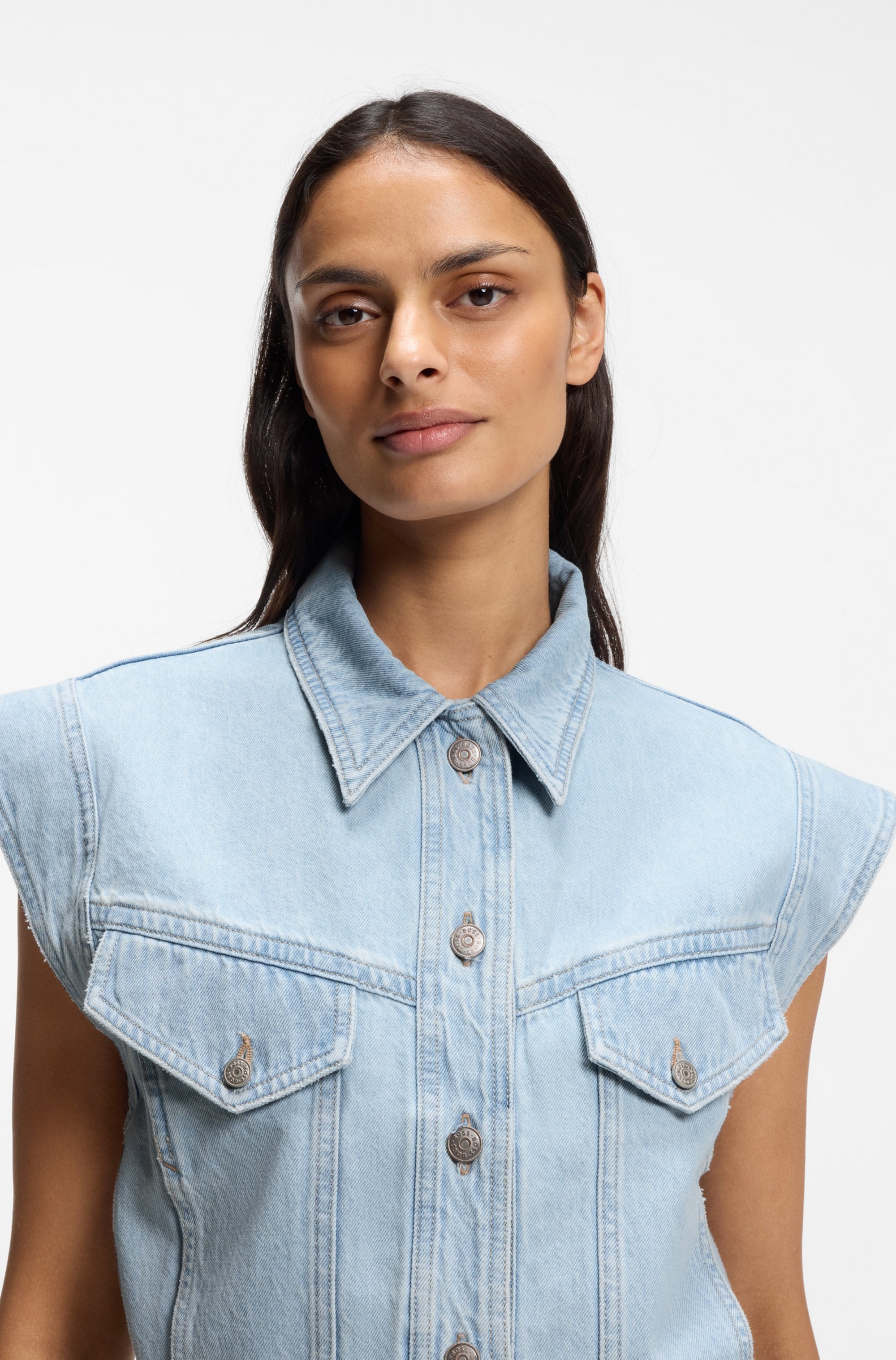 BOSS ORANGE Gilet en jean »VEST 1.0 Premium Damenmode« coupe boxy avec détails vintage