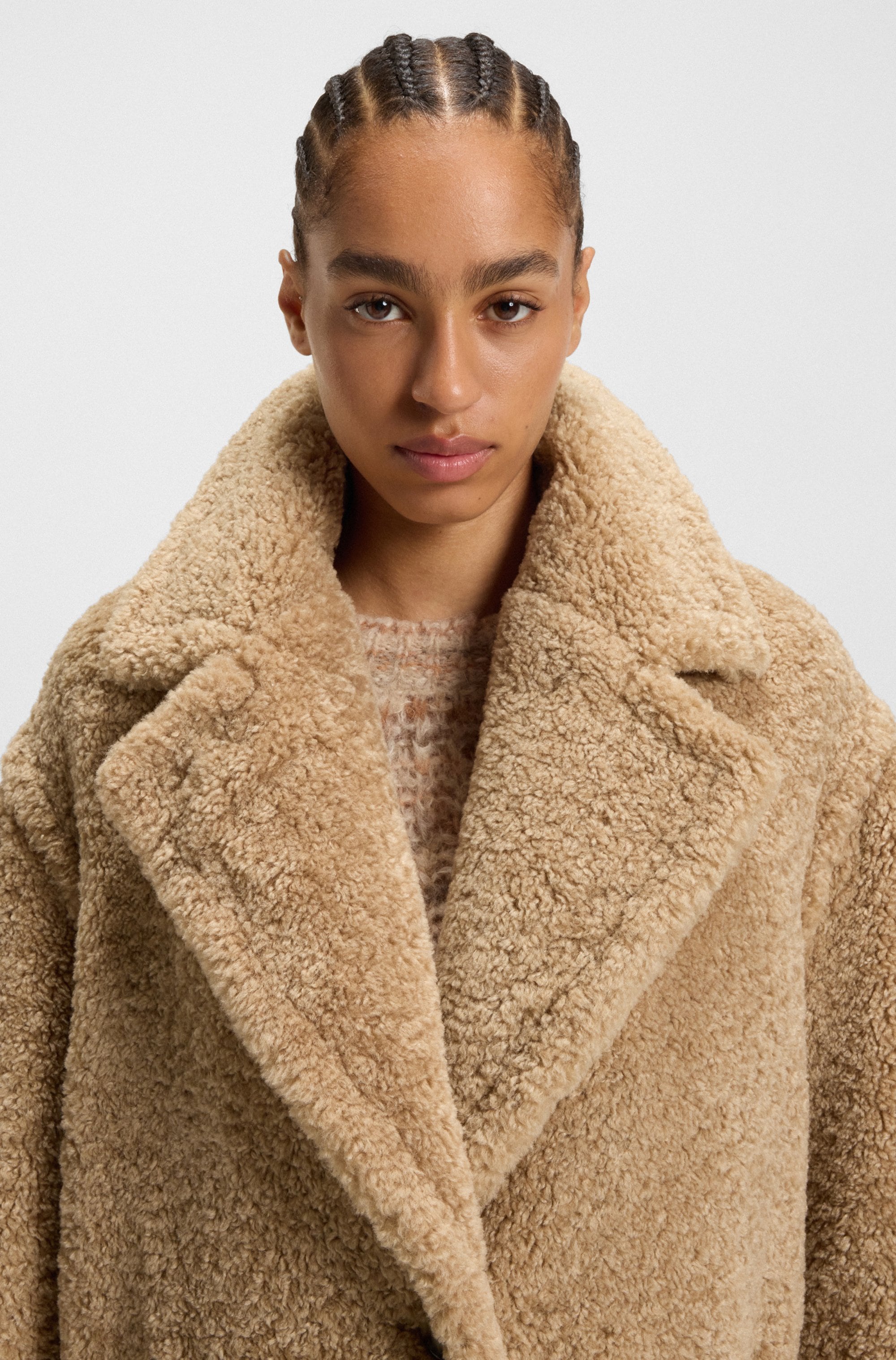 BOSS ORANGE Kurzmantel »Catedy Premium Damenmode« aus softem Teddy, Relaxed Fit
