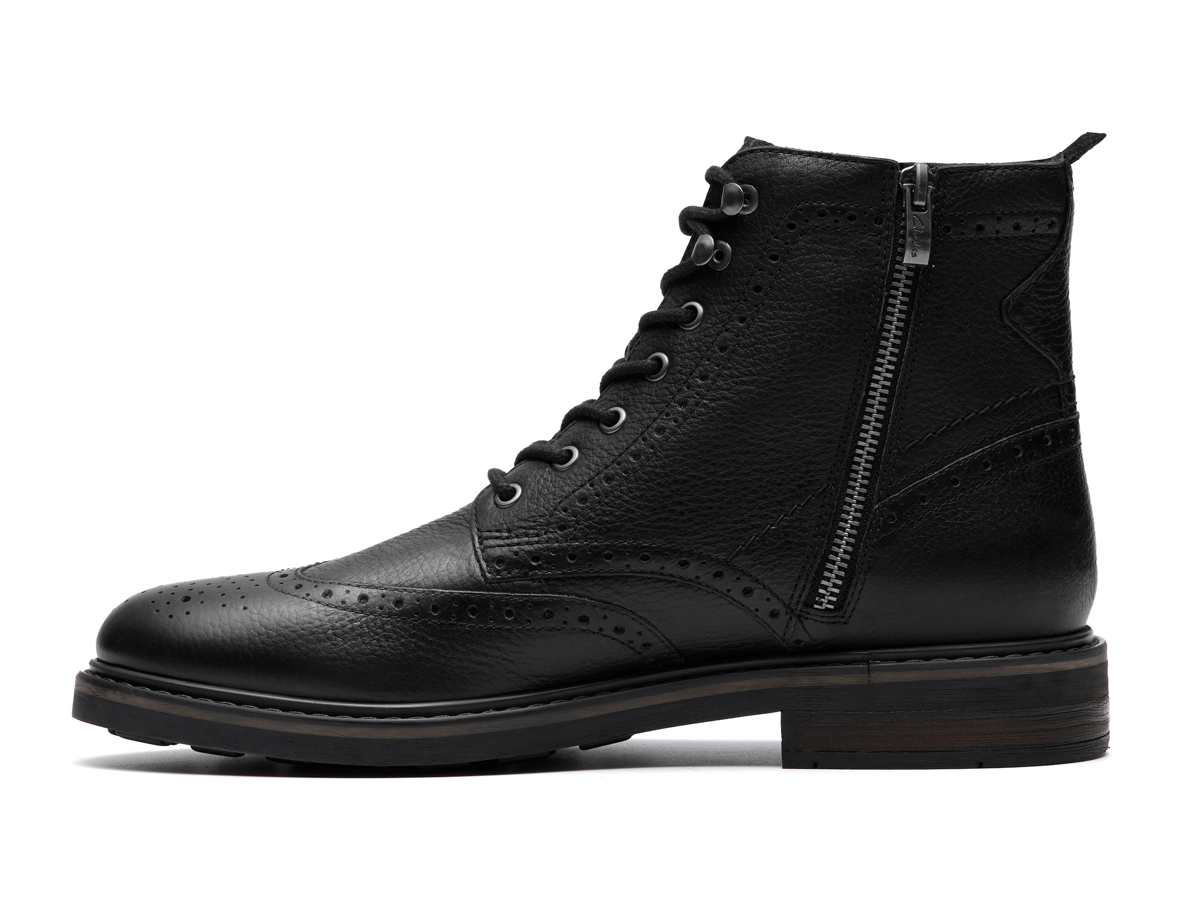 Clarks Schnürstiefelette »Newford«  Budapester, Schnürboots mit elegantem Blockabsatz