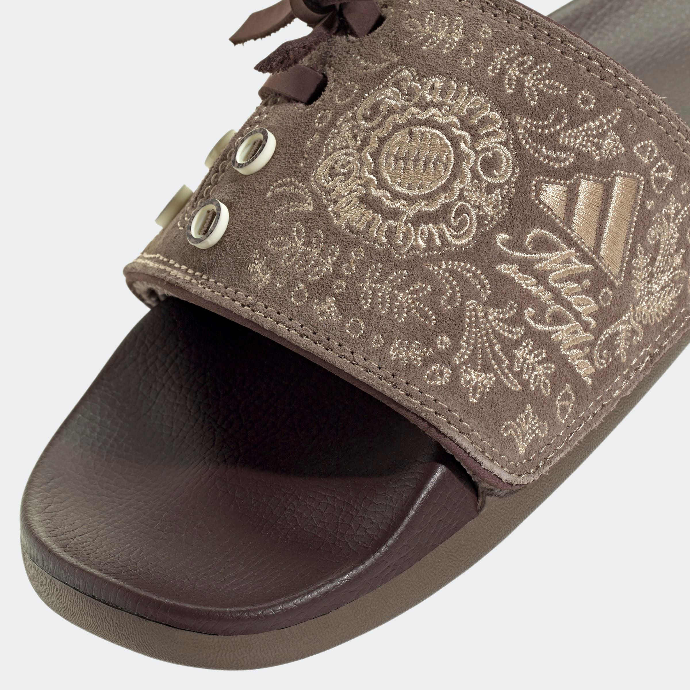 adidas Sportswear Badesandale »ADILETTE COMFORT BADESCHLAPPEN«  Wiesn, Oktoberfest