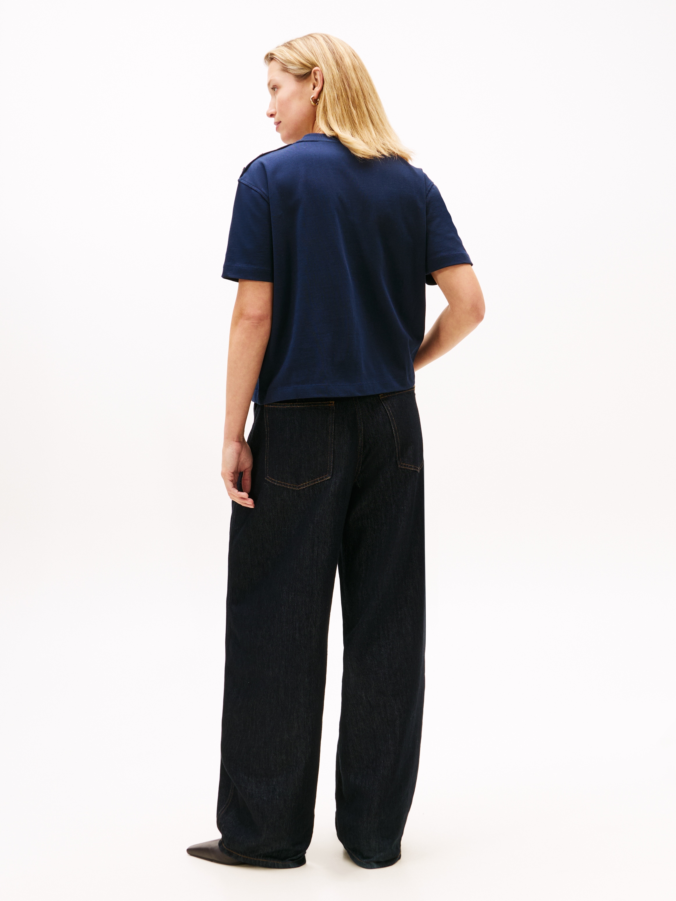 Tommy Hilfiger T-shirt à manches courtes »GOLD BTN SCRIPT MDRN SS TEE« mit goldfarbenen Knöpfen