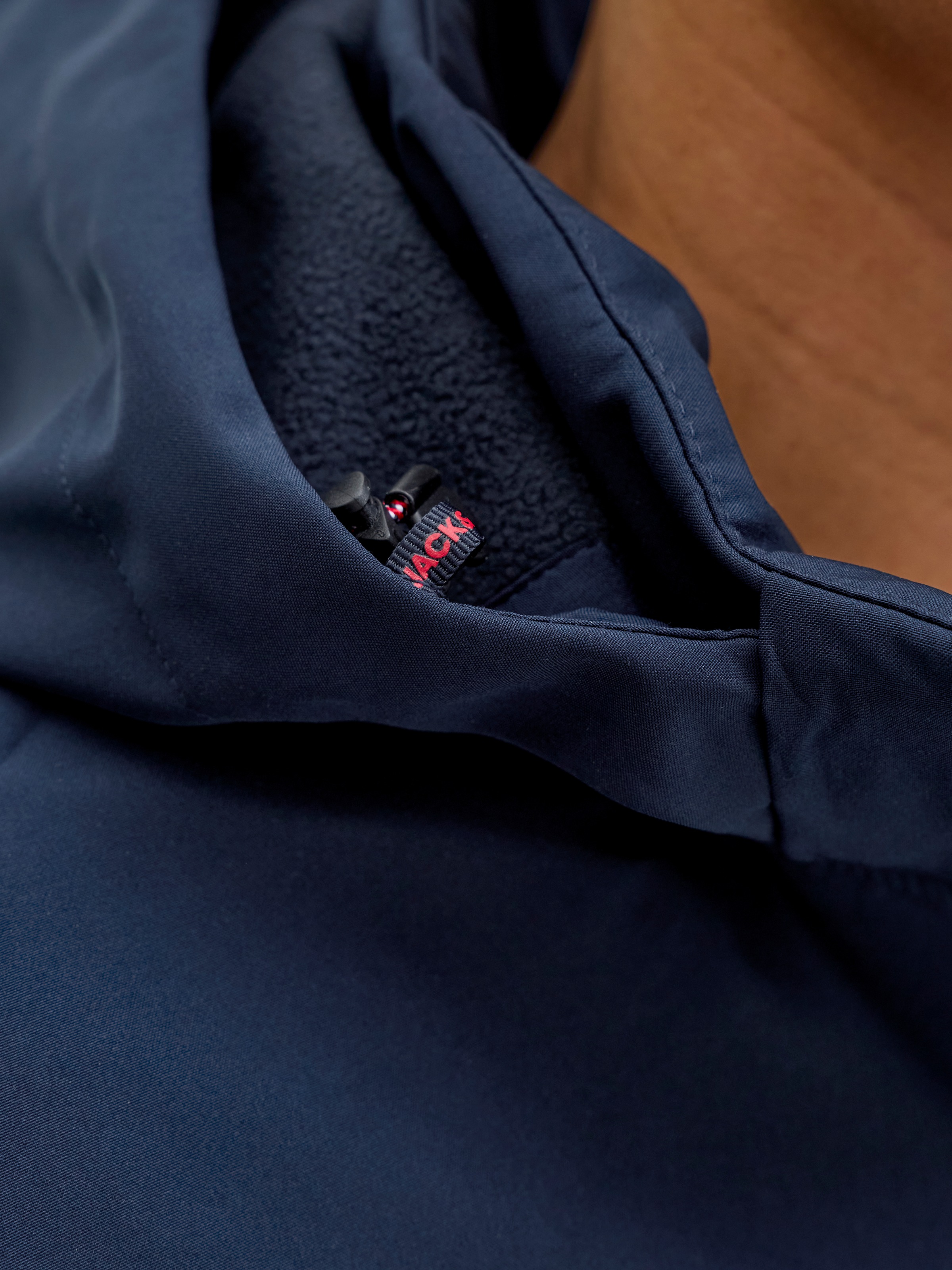Jack & Jones Veste softshell »JJNORTH SOFTSHELL JACKET« avec capuche