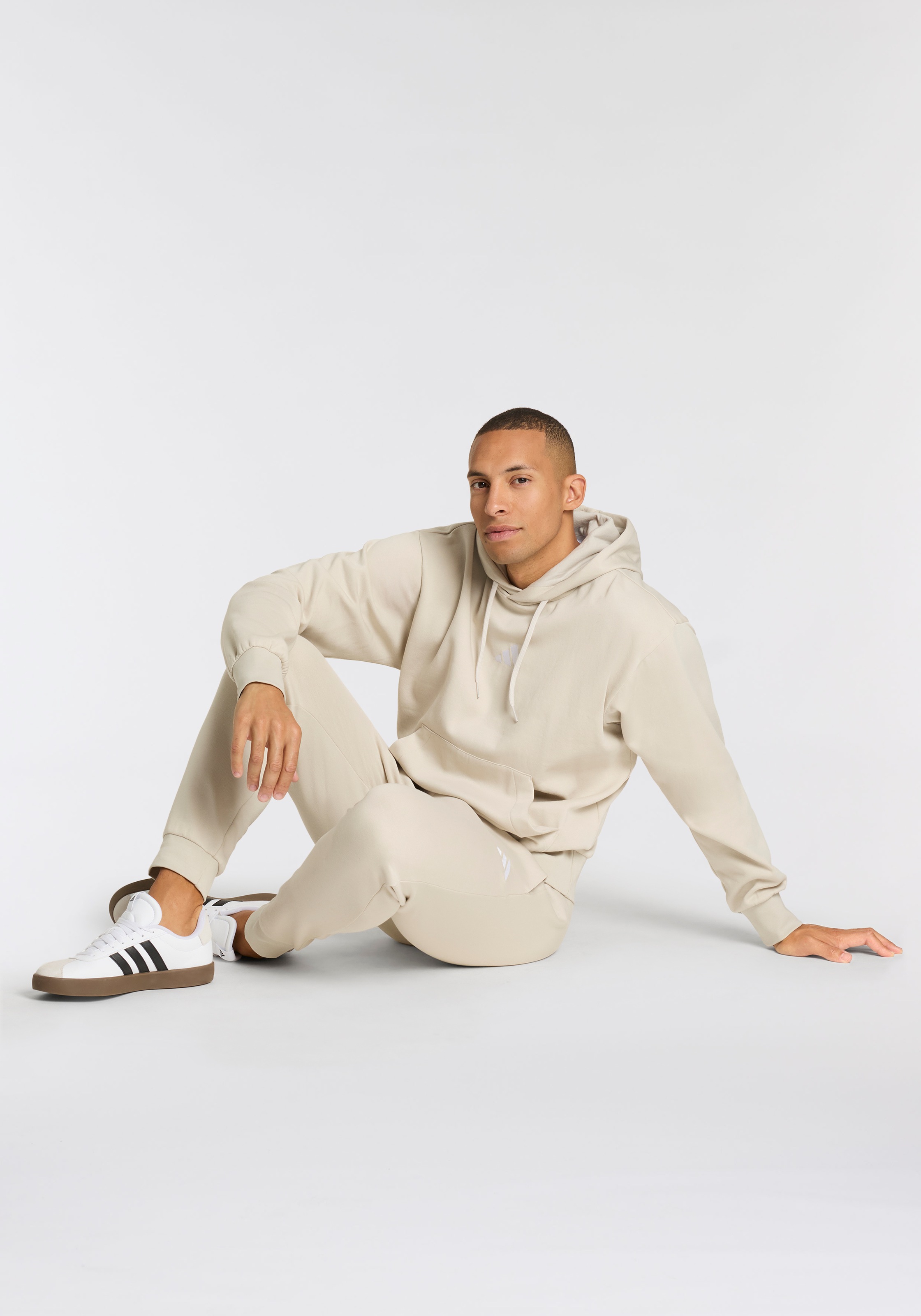 adidas Sportswear Sweat à capuche »ESSENTIALS FEELCOZY HOODIE«
