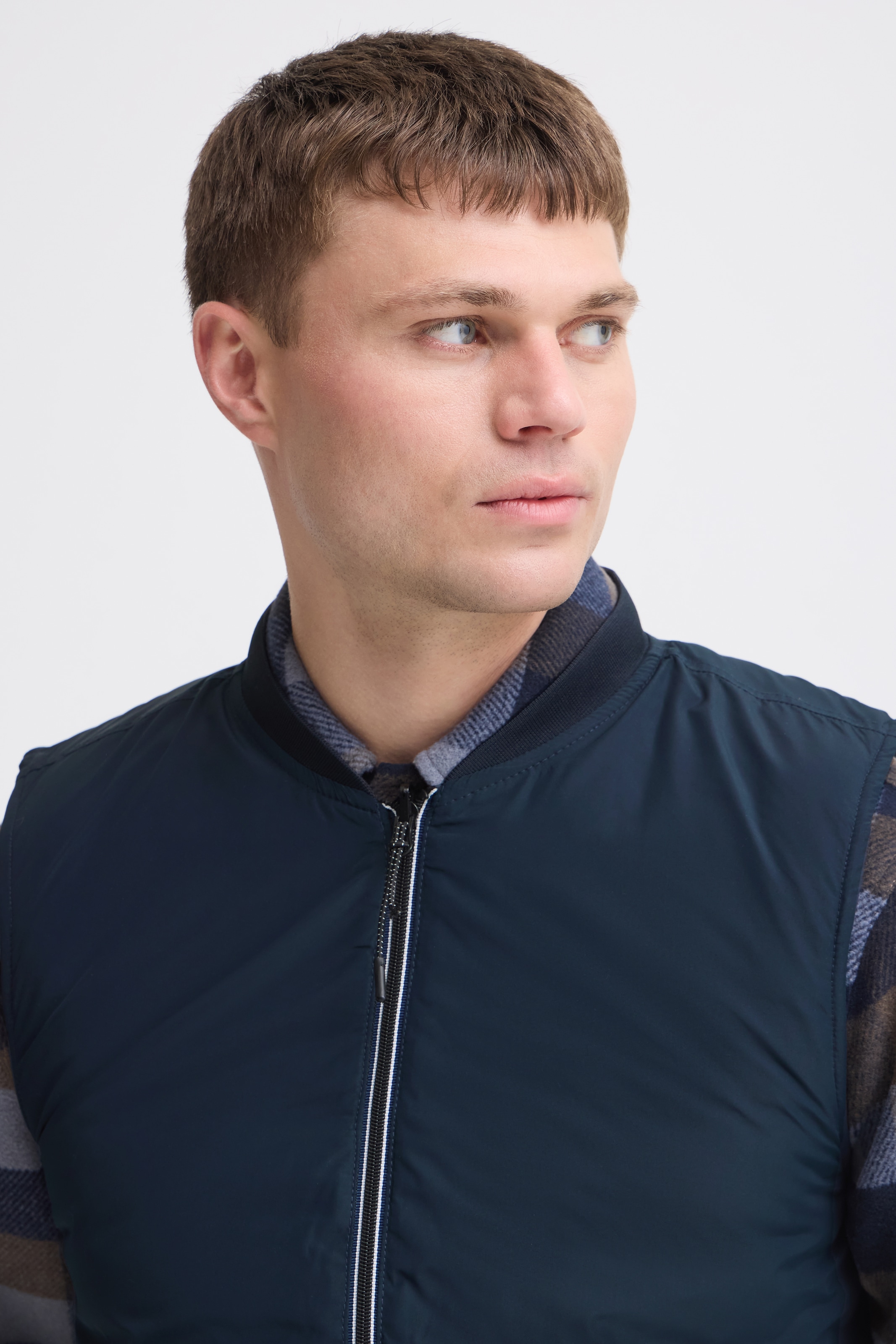 Blend Gilet matelassé »BHELWAT REVERSIBLE VEST.« fibre synthétique, coupe régulière