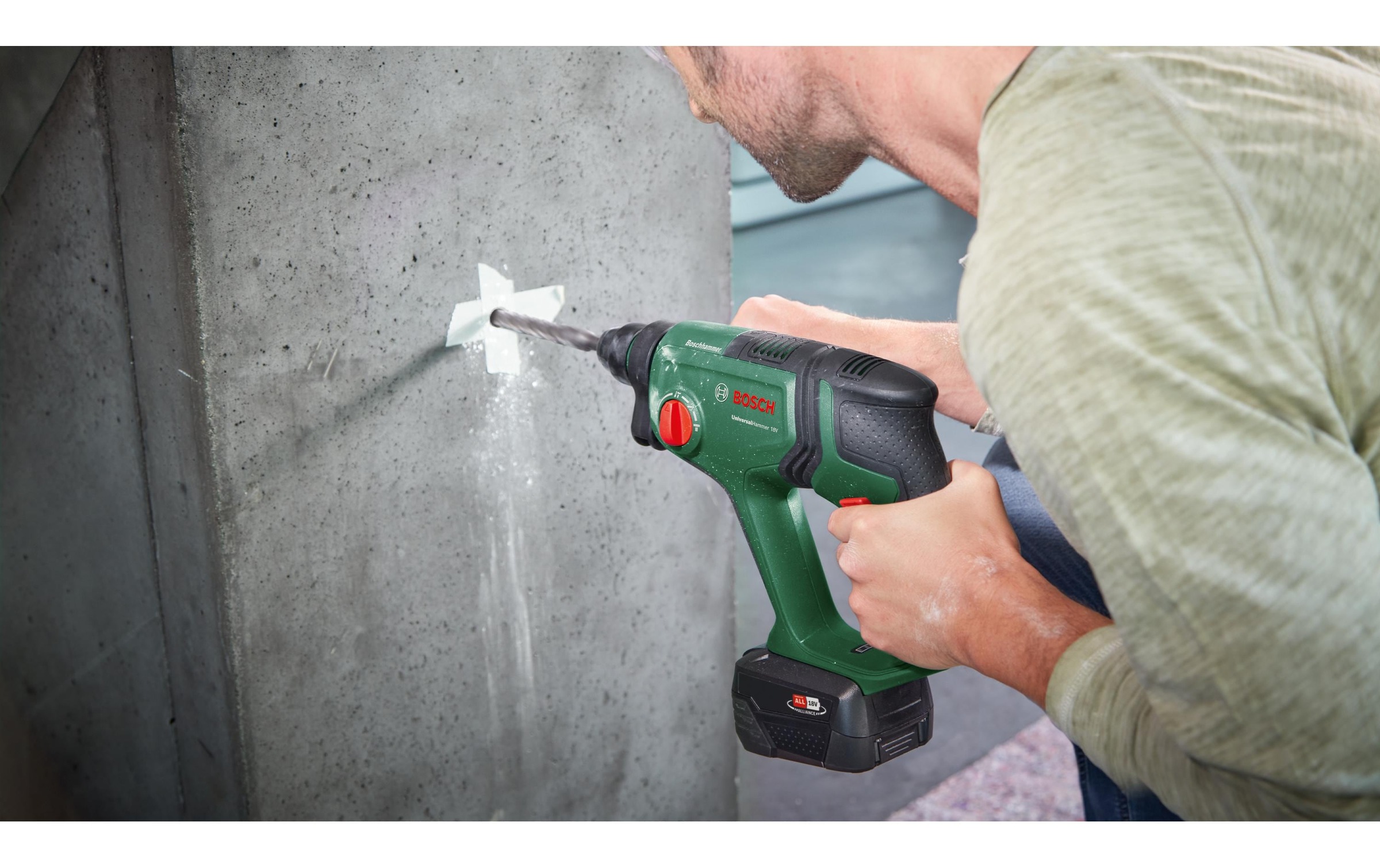 BOSCH Akku-Bohrhammer »UniversalHammer« mit Akku 18V/2,5Ah und Ladegerät AL 1
