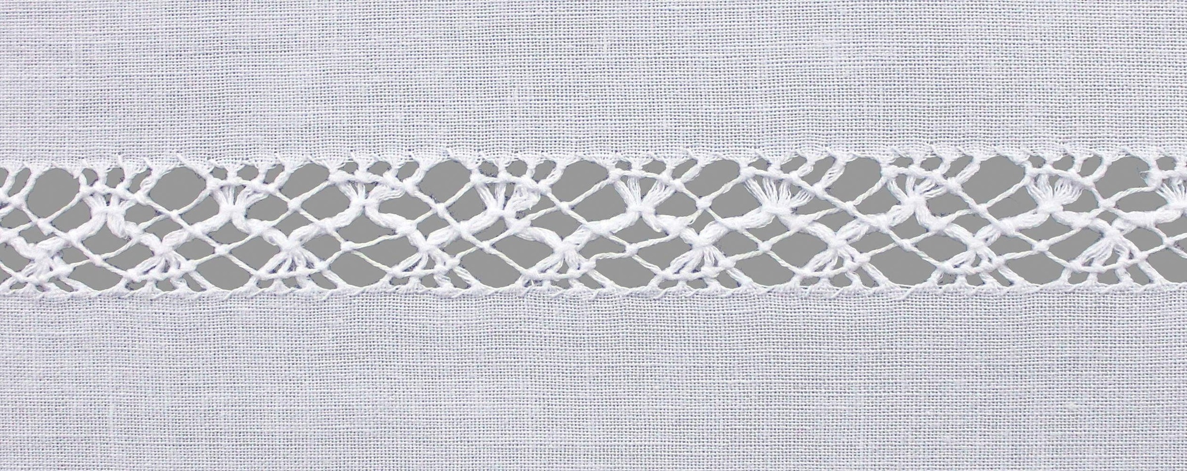 HOSSNER - ART OF HOME DECO Gardine »BALDO« Stangendurchzug 1 Stk. tlg. Häkelspitze - ECHTE Handarbeit