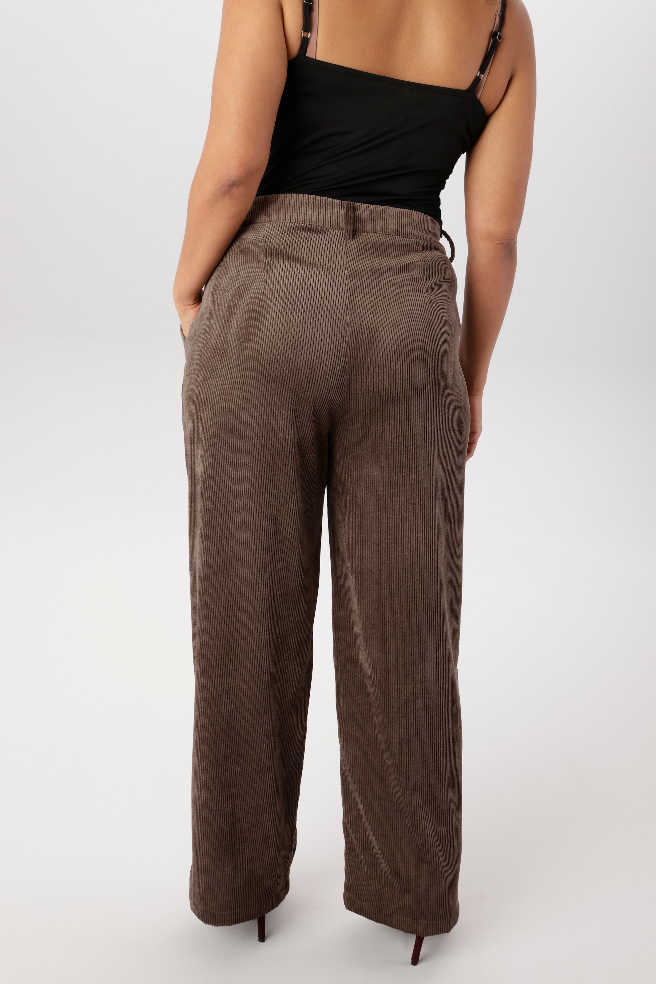 Aniston PLUS Pantalon en velours côtelé  avec jambe large tendance - NOUVELLE COLLECTION