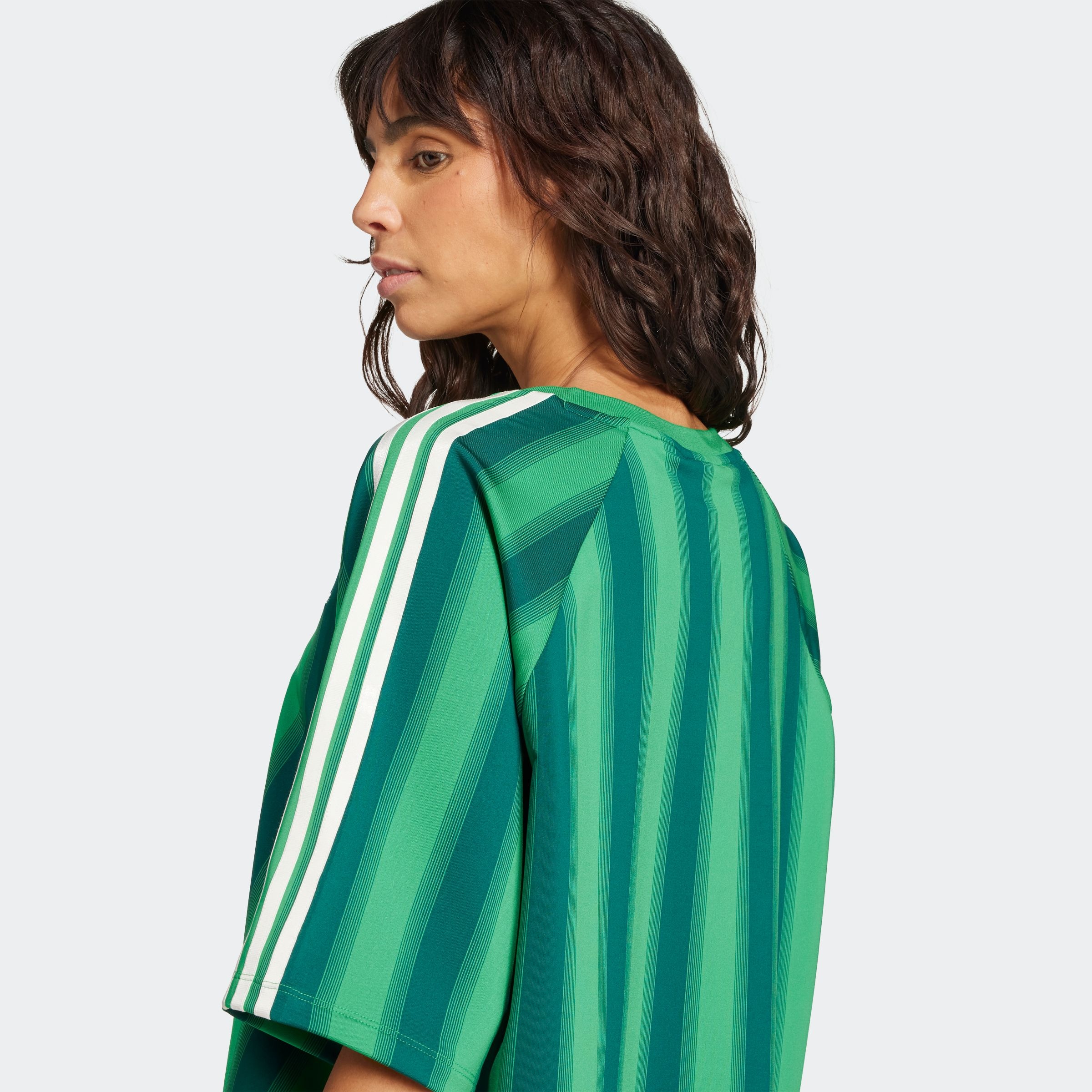 adidas Originals T-Shirt »LINEAR TEE« sportlicher Stil, lockere Passform, aus Polyester und Elasthan