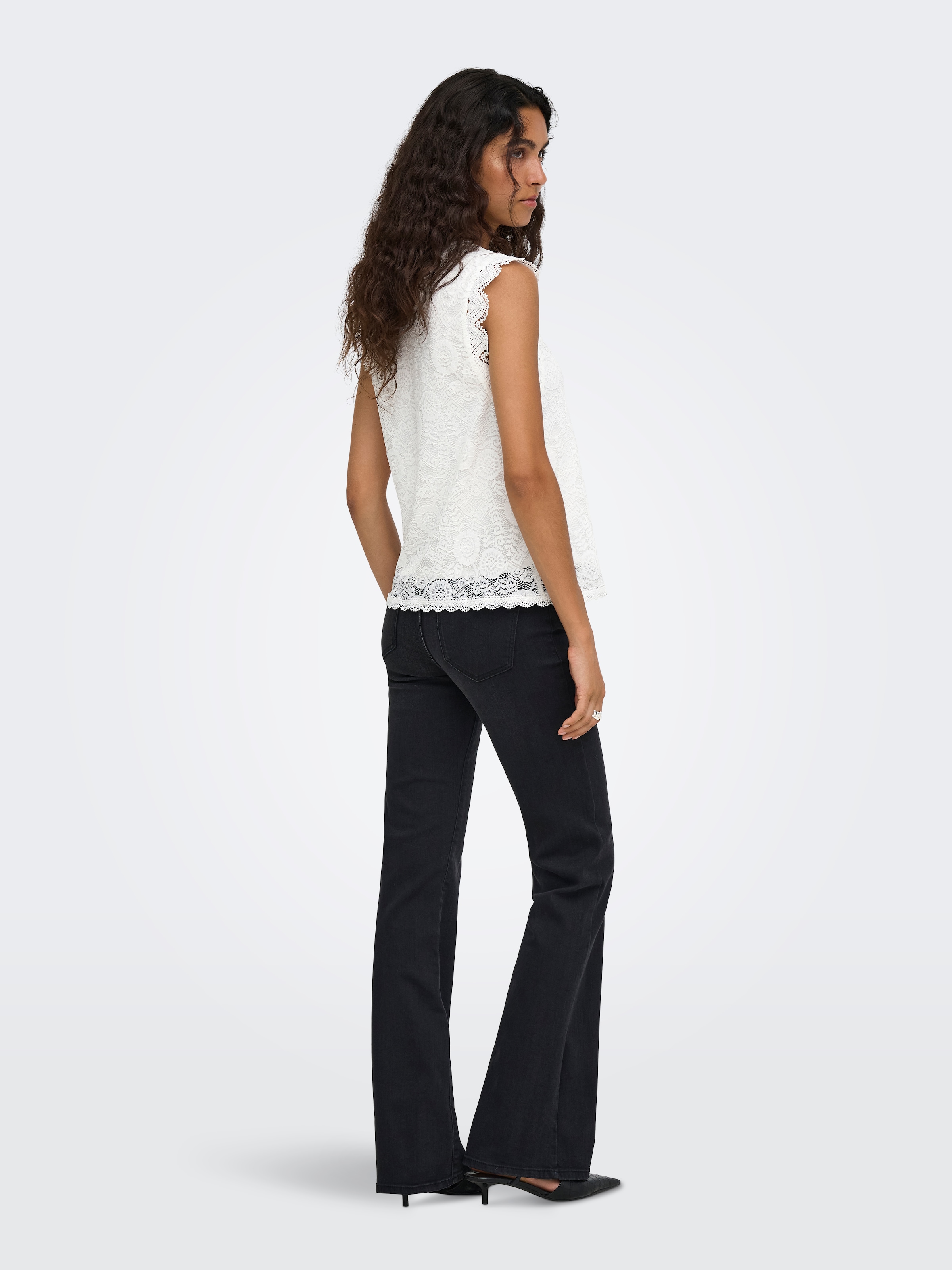 ONLY Top en dentelle »ONLSINE S/L LACE TOP CS JRS« mélange de matières, coupe régulière, col rond