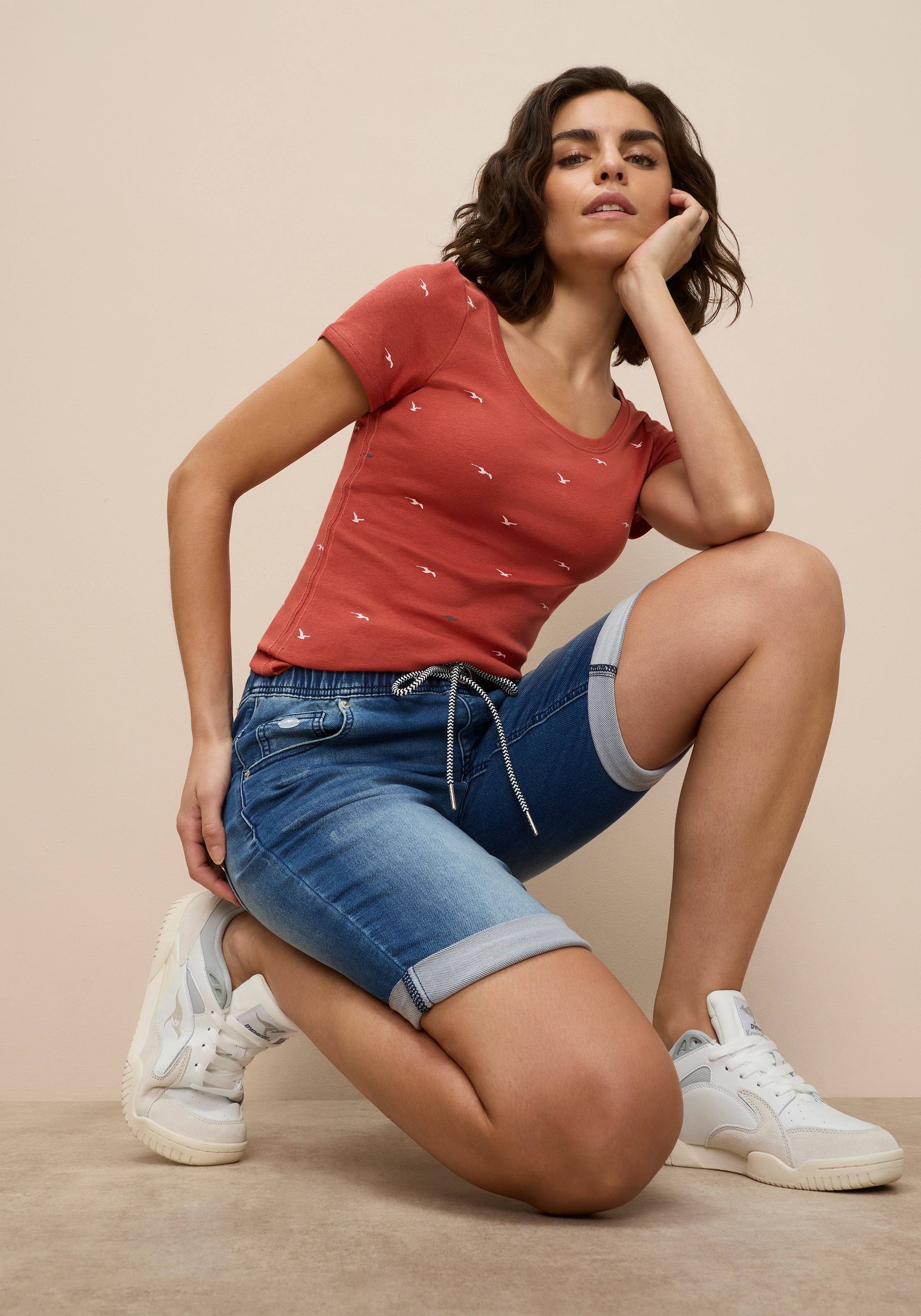 KangaROOS Jogg-Jeansbermudas gerade geschnittenes Bein, elastischer Tunnelzugbund