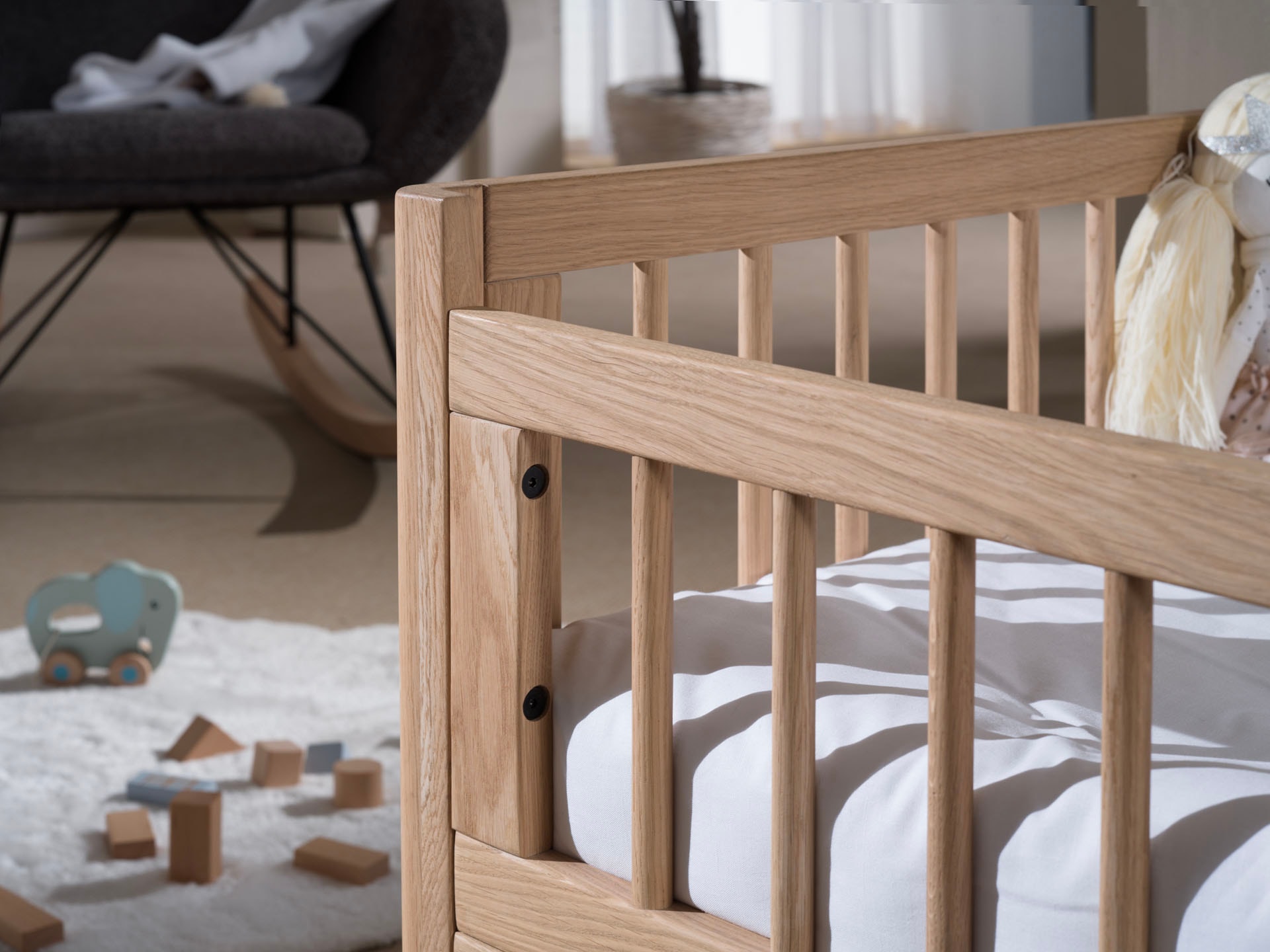 Vipack Lit d'enfant »stabil und hochwertig gebaut, Kanten gerundet, mit Rausfallschutz« 70/140 cm, incl. sommier à lattes, en chêne massif huilé naturel