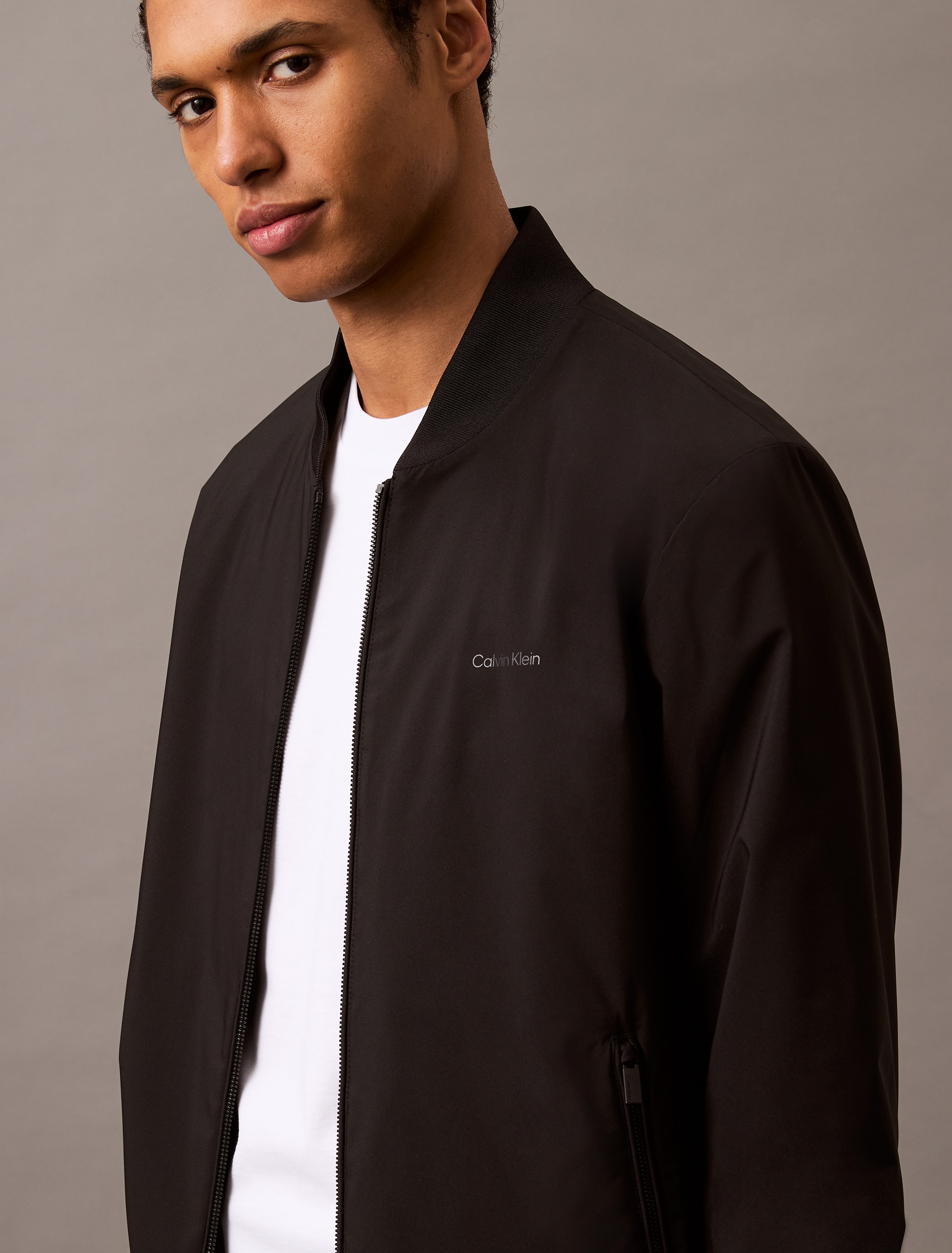 Calvin Klein Veste bomber »MATTE BOMBER« ohne Kapuze Regular fit, mit Rundhalsausschnitt