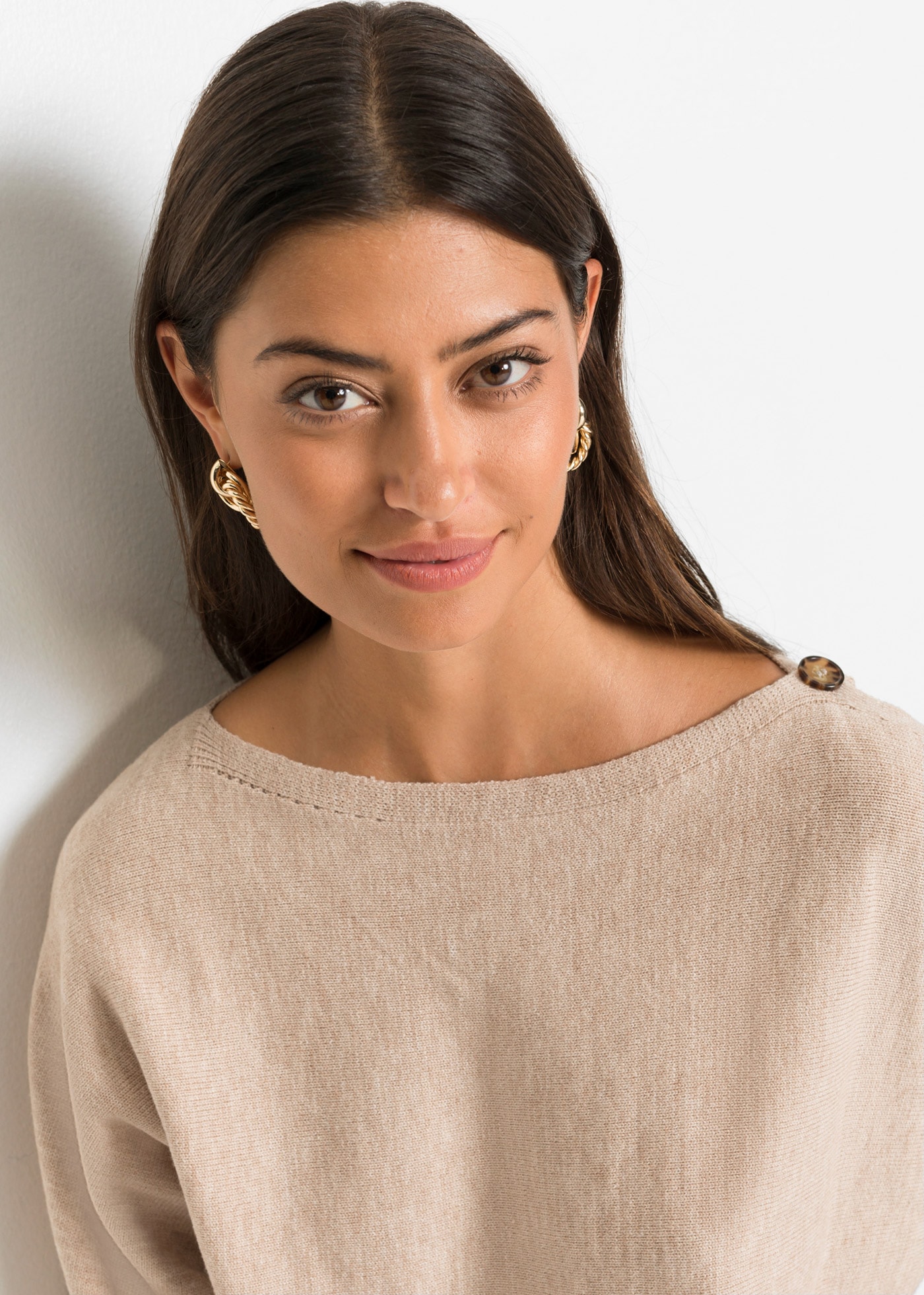 bonprix Pull en tricot »Pullover« in bequemer Boxy-Passform, mit Fledermausärmeln, Zierknöpfe