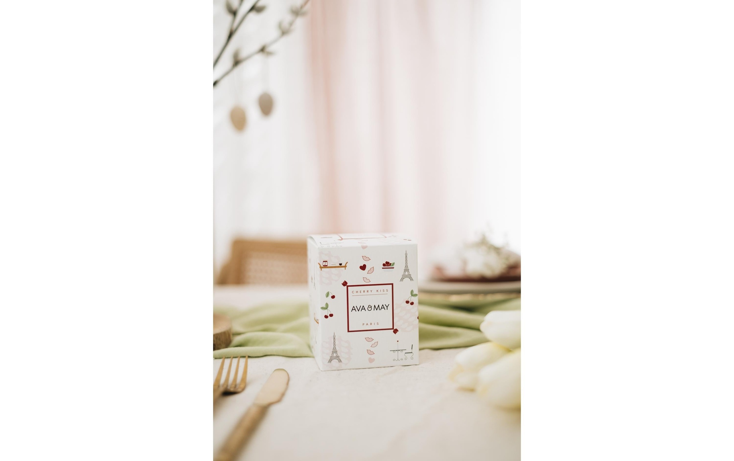 AVA & MAY Bougie parfumée »Cherry Kiss 180 g«