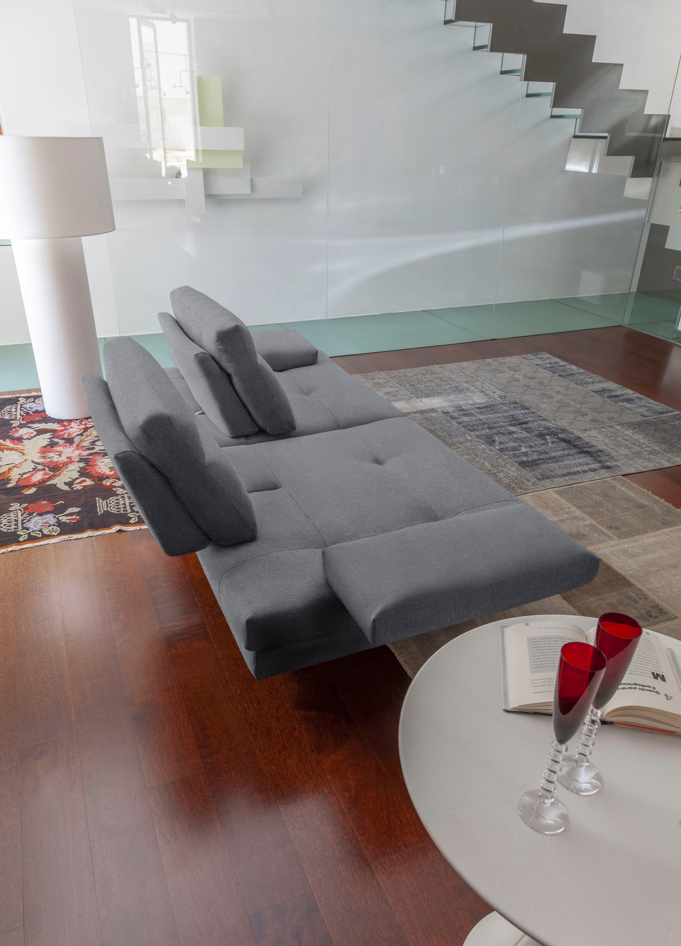 CALIA ITALIA 3-Sitzer »Toby Wing, Designsofa mit hohem Sitzkomfort, bequem und elegant« inklusive Sitztiefenverstellung, Füsse in Chrom glänzend