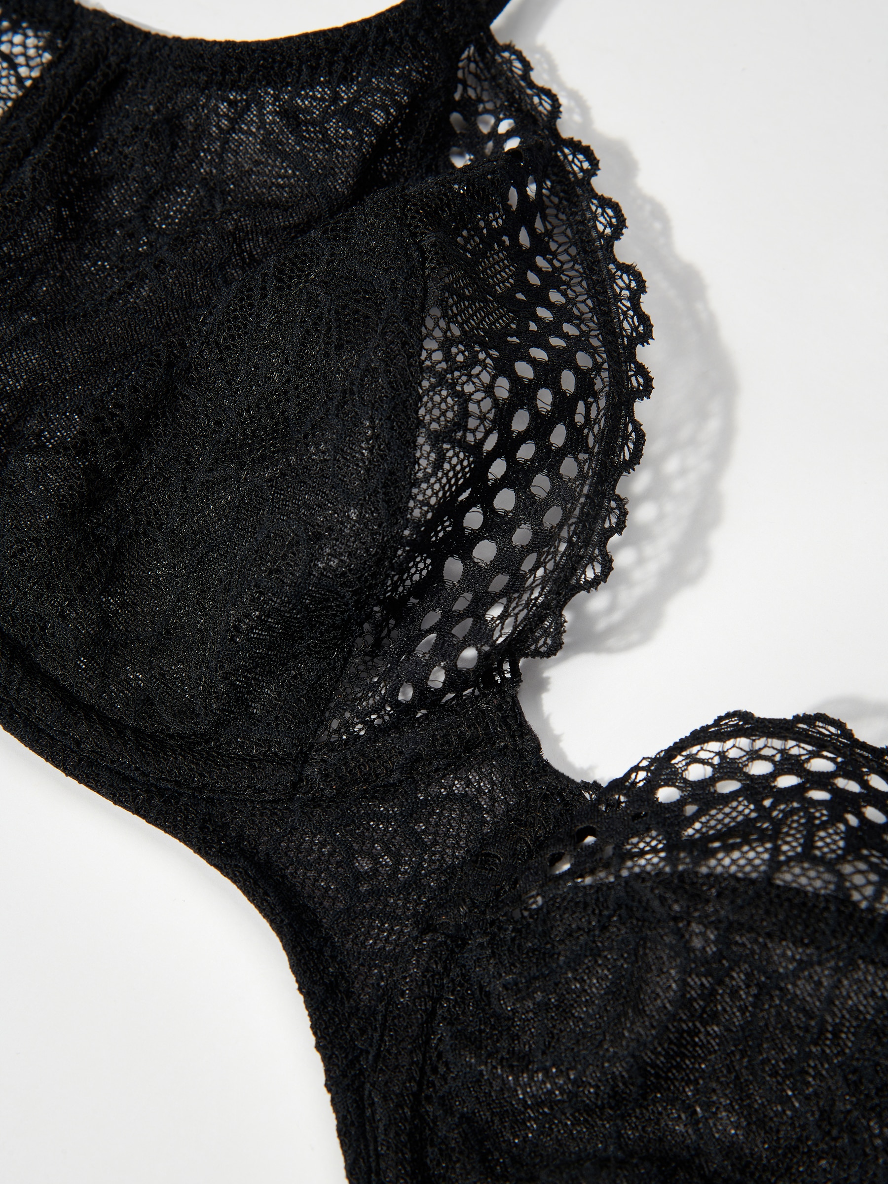 PASSIONATA Soutien-gorge à demi-coques »PILA« bonnets en dentelle florale, féminin, confortable, finition ajourée graphique