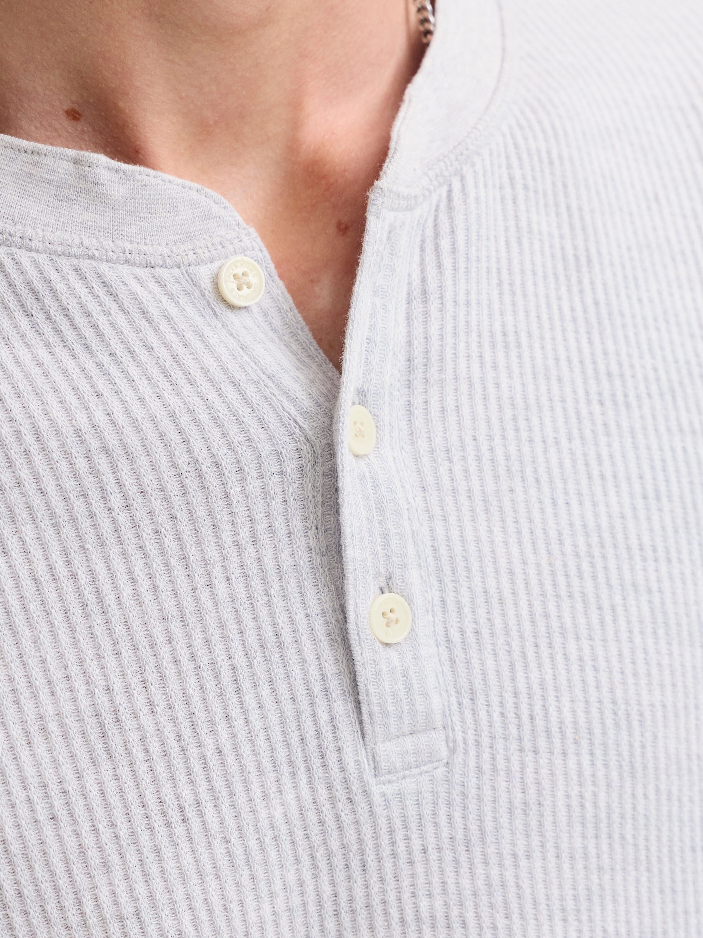 Jack & Jones T-shirt à manches longues »JORCHAMBERI HENLEY LS TEE« mélange coton, coupe régulière