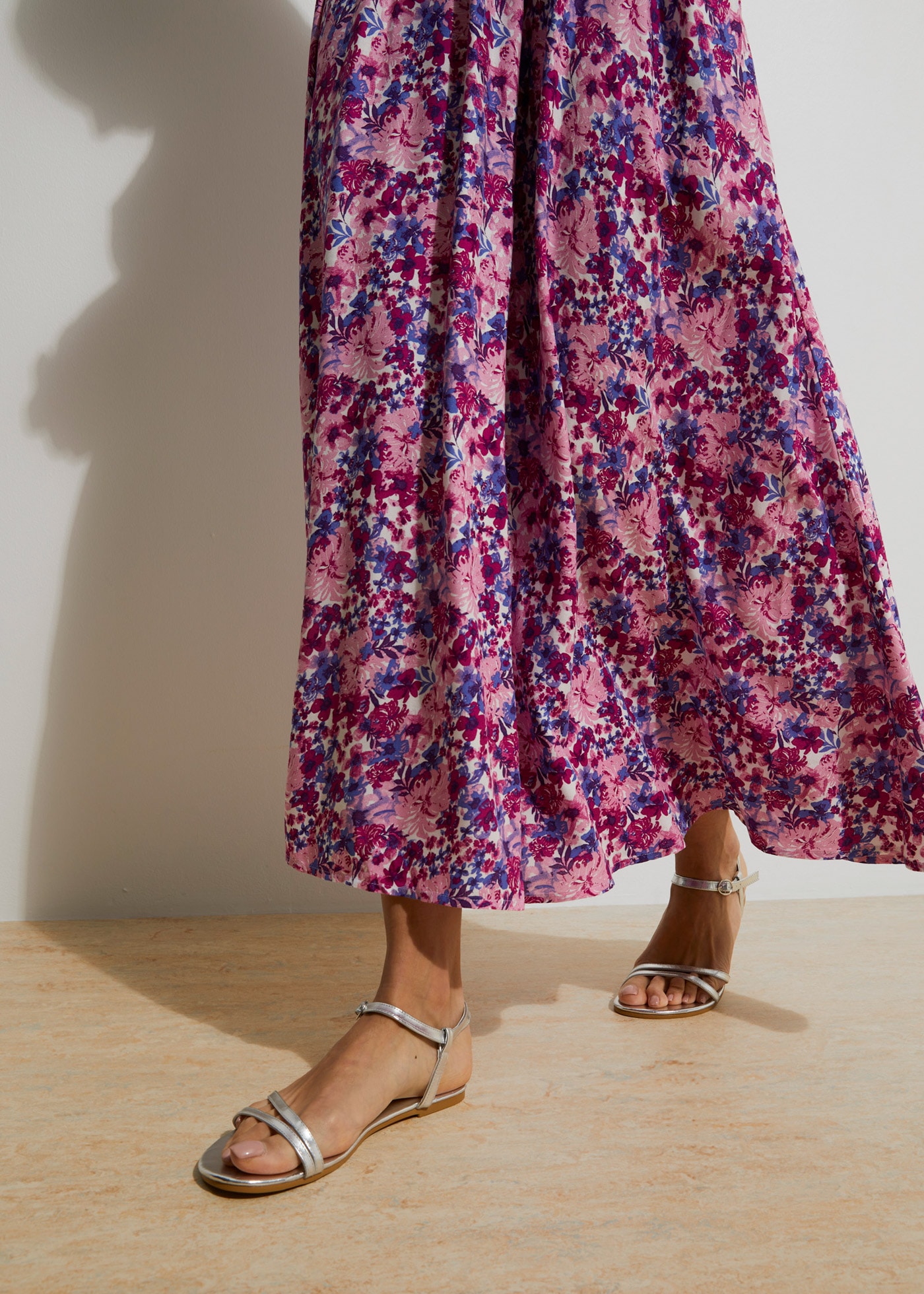 bonprix Sommerrock aus Viskose, ausgestellte Passform, mit geblümtem Muster