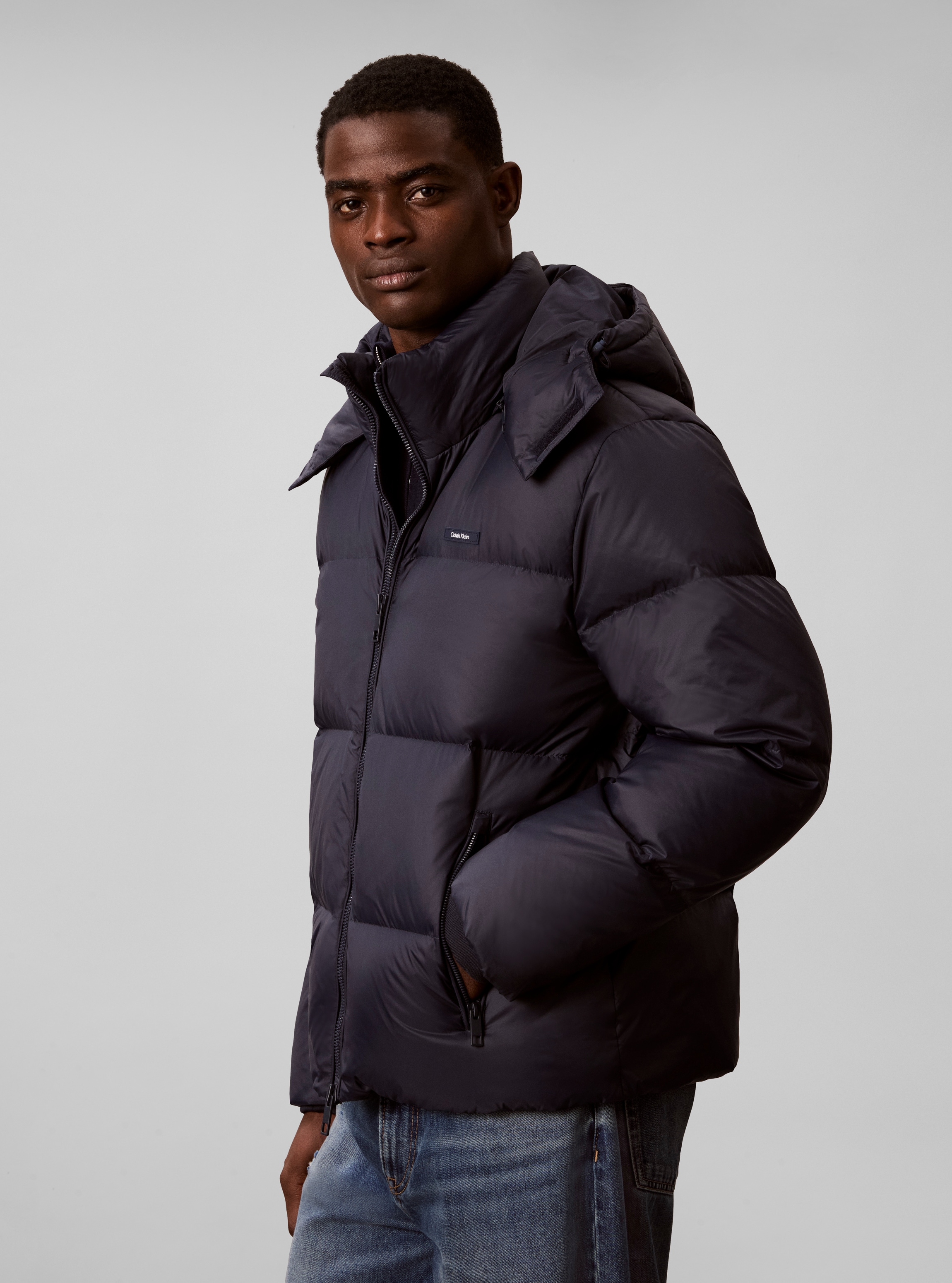 Calvin Klein Veste matelassée »NYLON DETACHABLE HOOD DOWN« avec capuche coupe régulière avec capuche