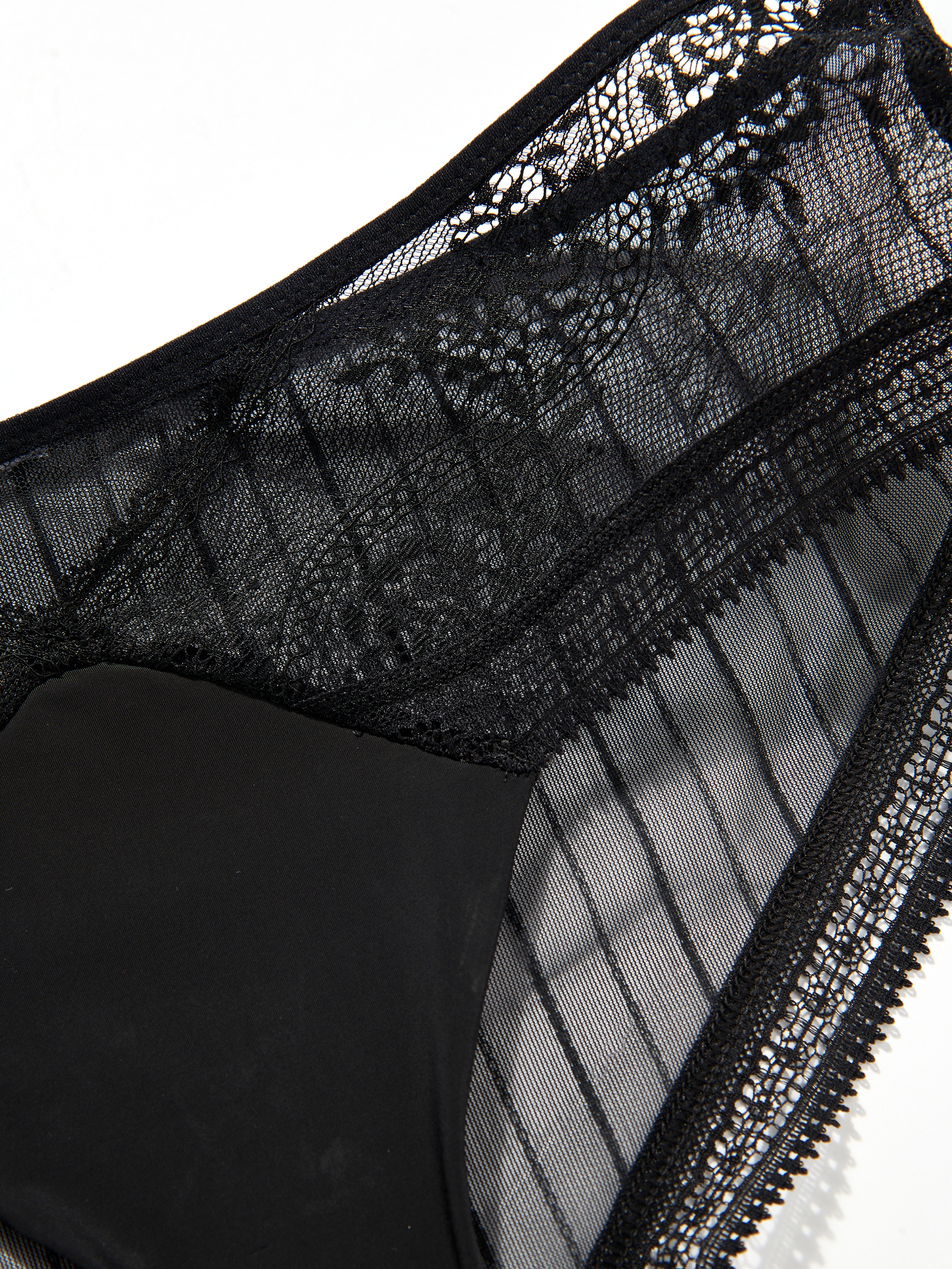 PASSIONATA Slip »MADDIE« florale Spitze, gestreifter transparenter Tüll, leicht