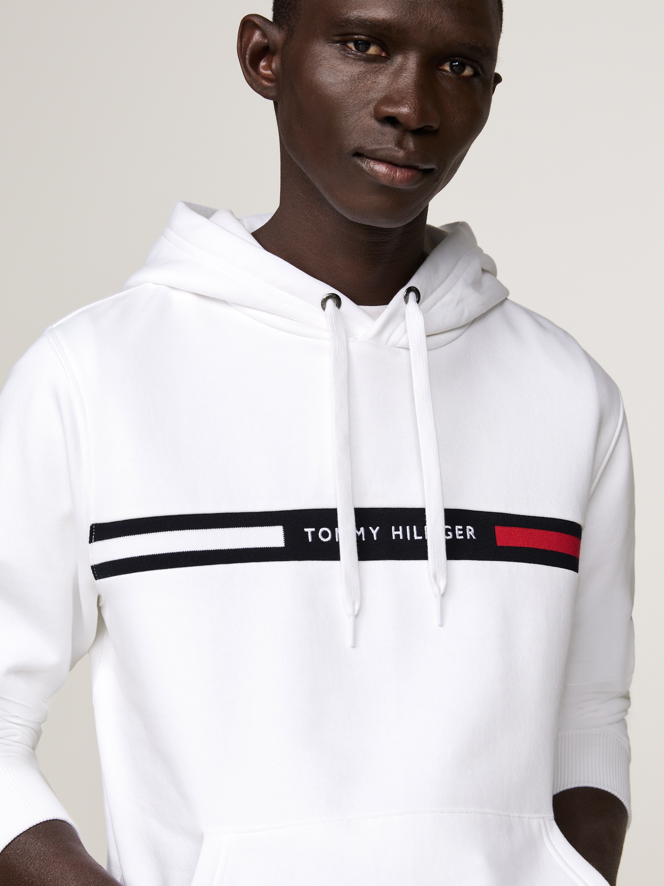 Tommy Hilfiger Sweat à capuche »HILFIGER CHEST INSERT HOODY mit Kapuze und Logoschriftzug«, unifarben, casual, regular fit, Baumwollmix, Kapuze
