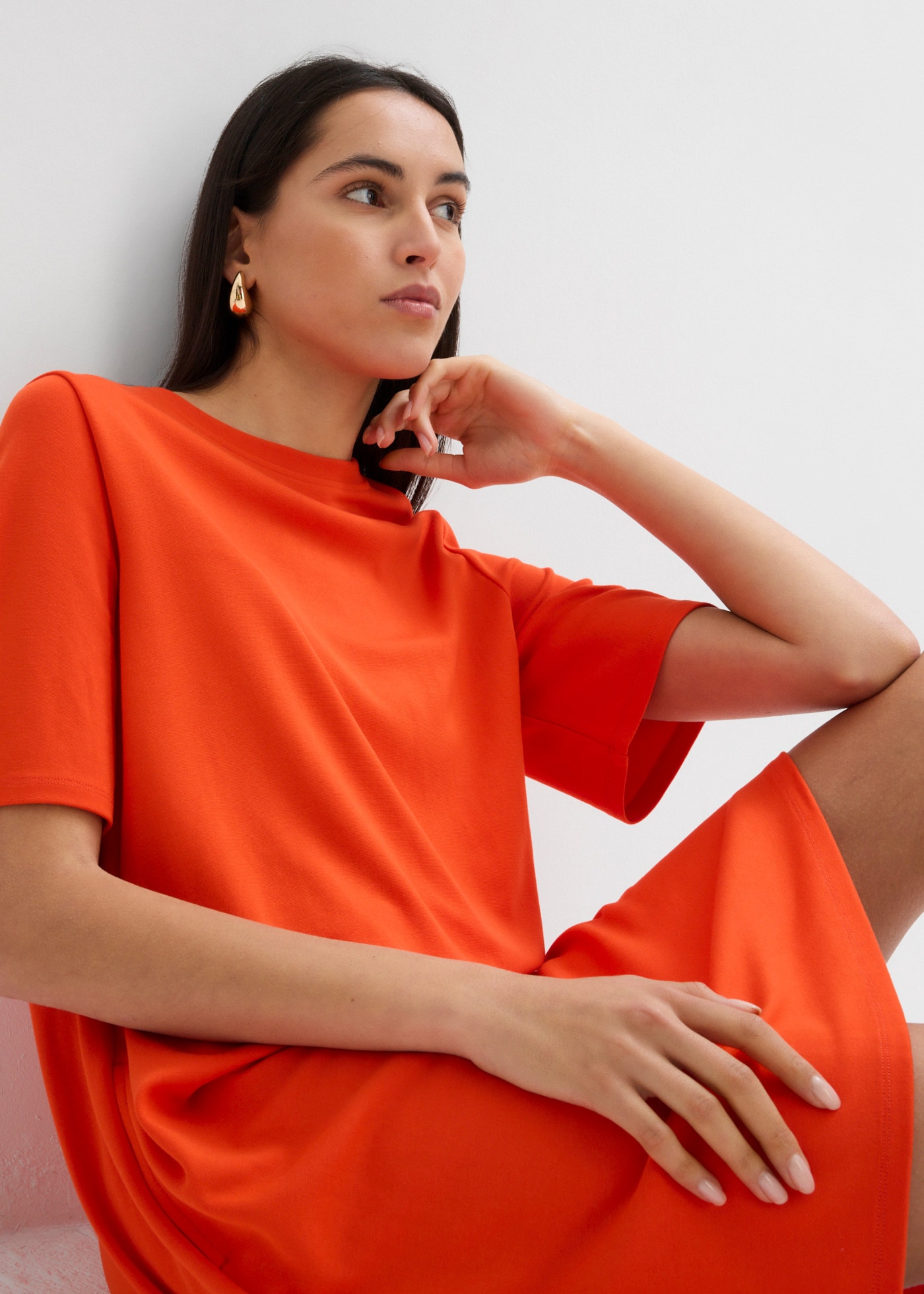 bonprix Robe t-shirt lässige Passform, A-Linie, Kurzarm-Design, aus Viskose, ohne Kragen