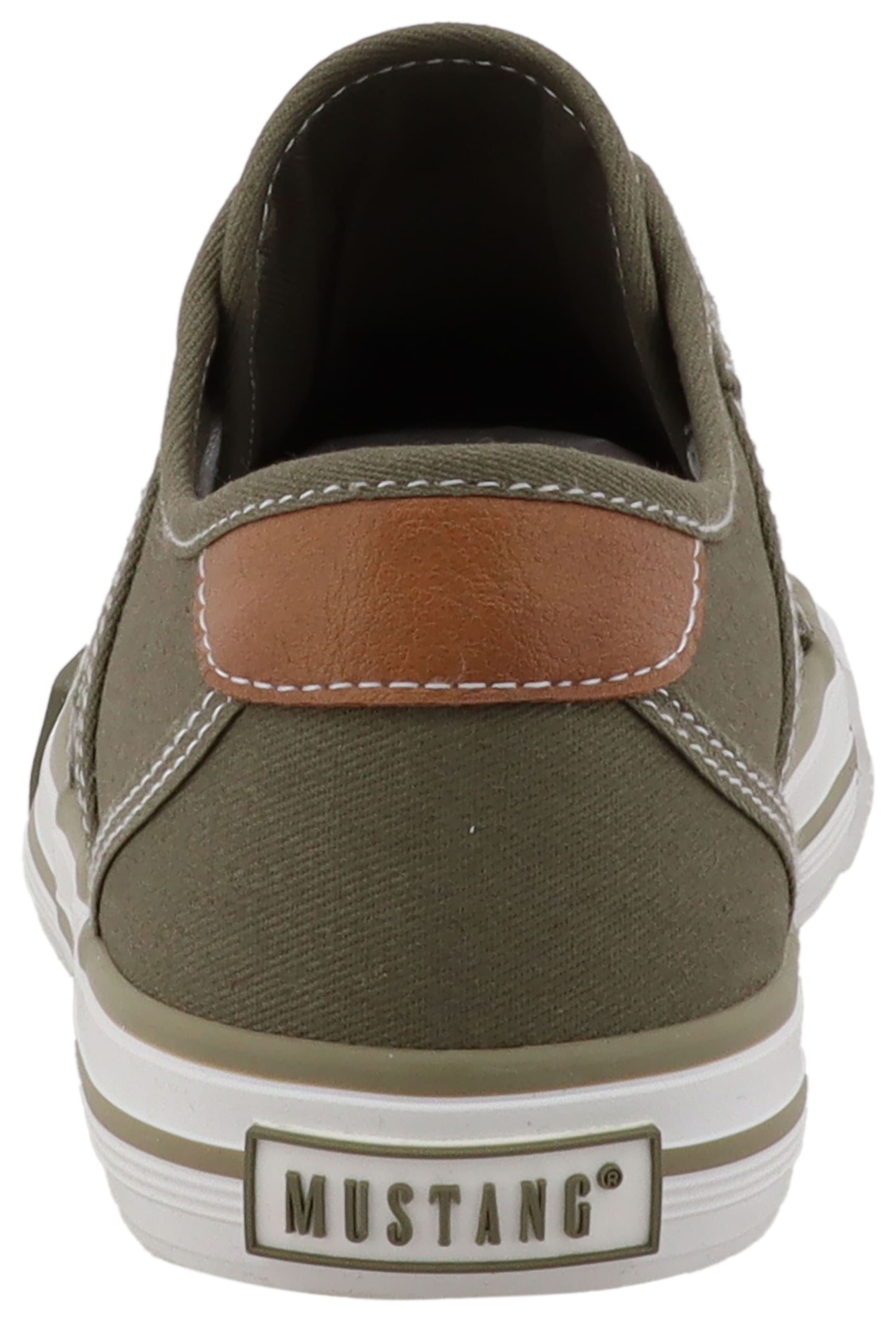 Mustang Shoes Baskets slip-on »Gaspare«  Chaussure de loisirs, mocassin, chaussure basse avec coutures contrastées