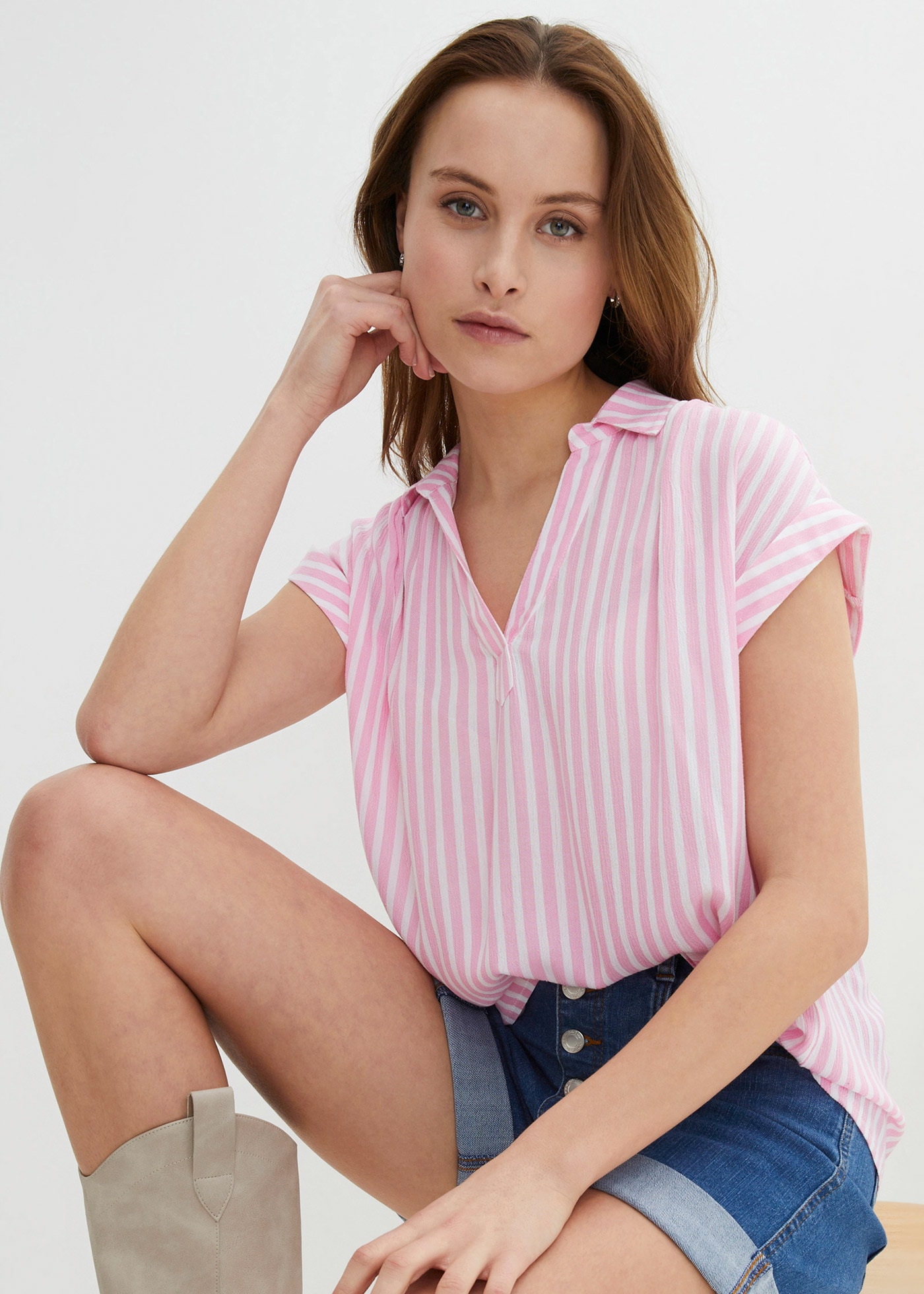 bonprix Blouse à manches courtes »Kurzarmbluse aus fliessender Viskose« Loose Fit, für einen luftigen Look, aus Viskose, gestreift