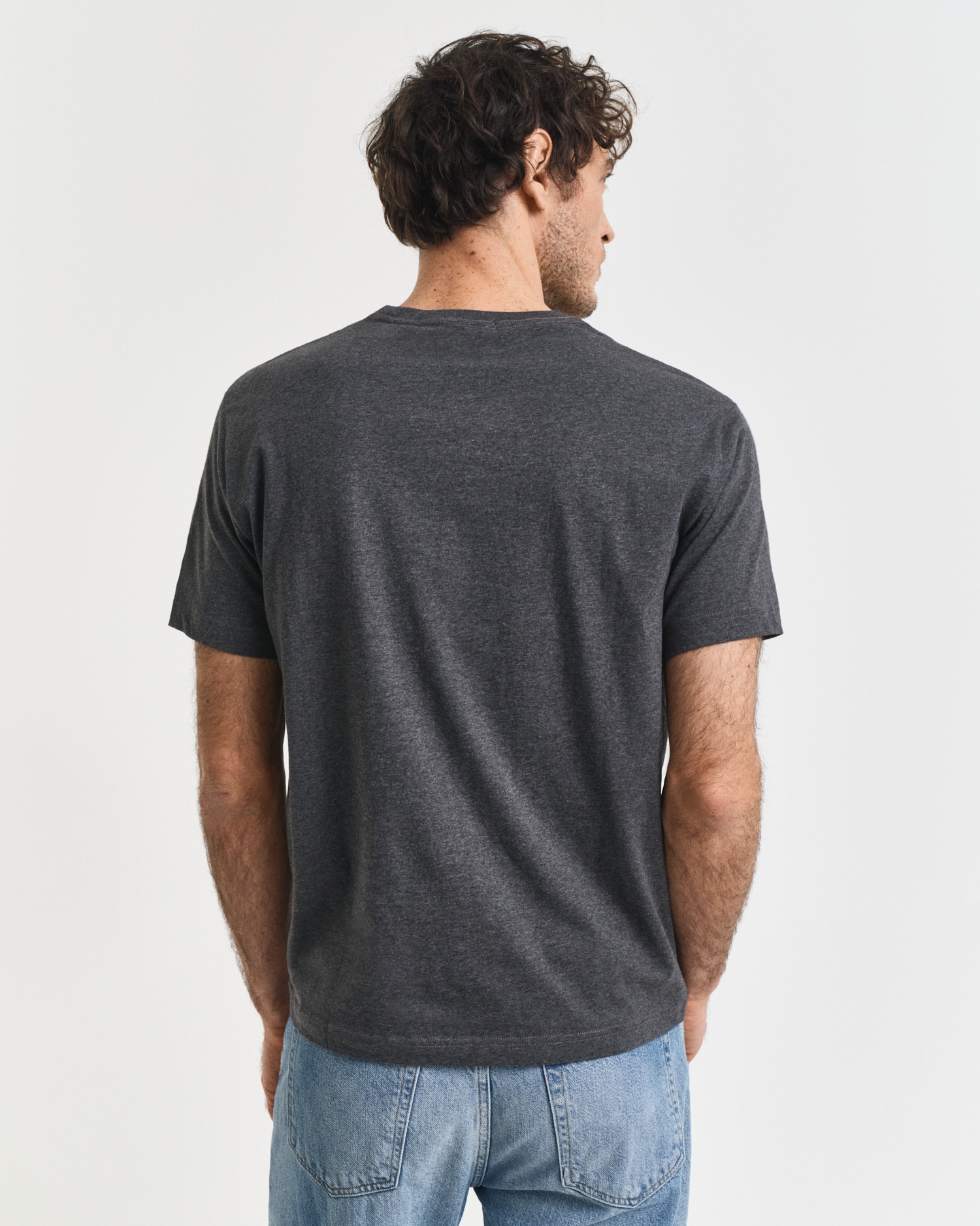 Gant T-shirt »REG SHIELD SS T-SHIRT« avec broderie du logo sur la poitrine