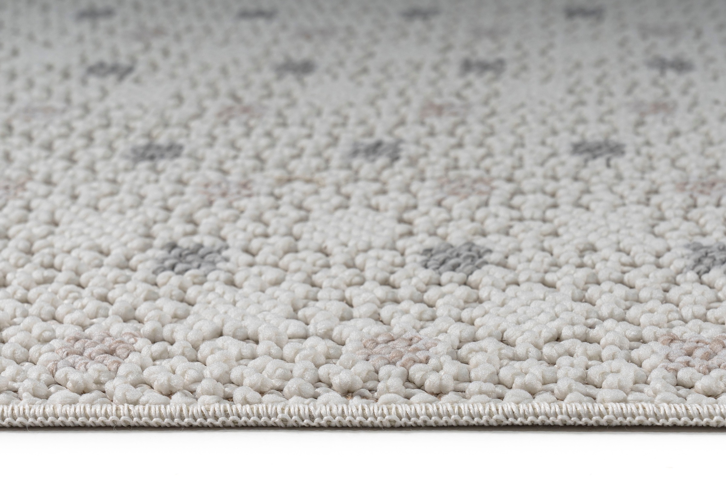 Bruno Banani Teppich »Dotty, In- und Outdoor geeignet« rechteckig 6 mm Höhe Woll-Optik, Hoch-Tief Struktur, mit Fransen, Balkon, Terrasse