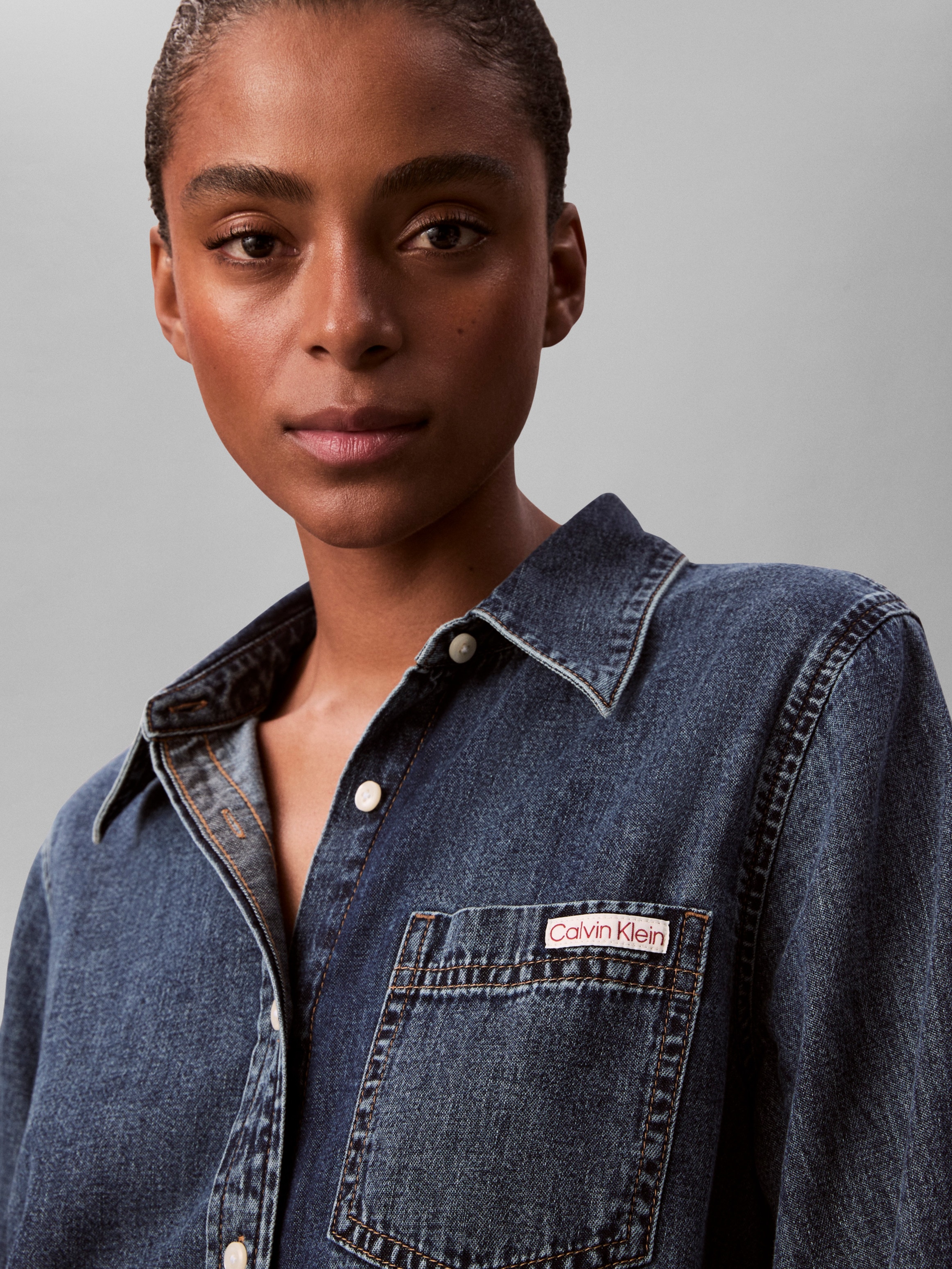 Calvin Klein Jeans Blouse en jean Regular fit, Brusttasche, abgerundeter Saum