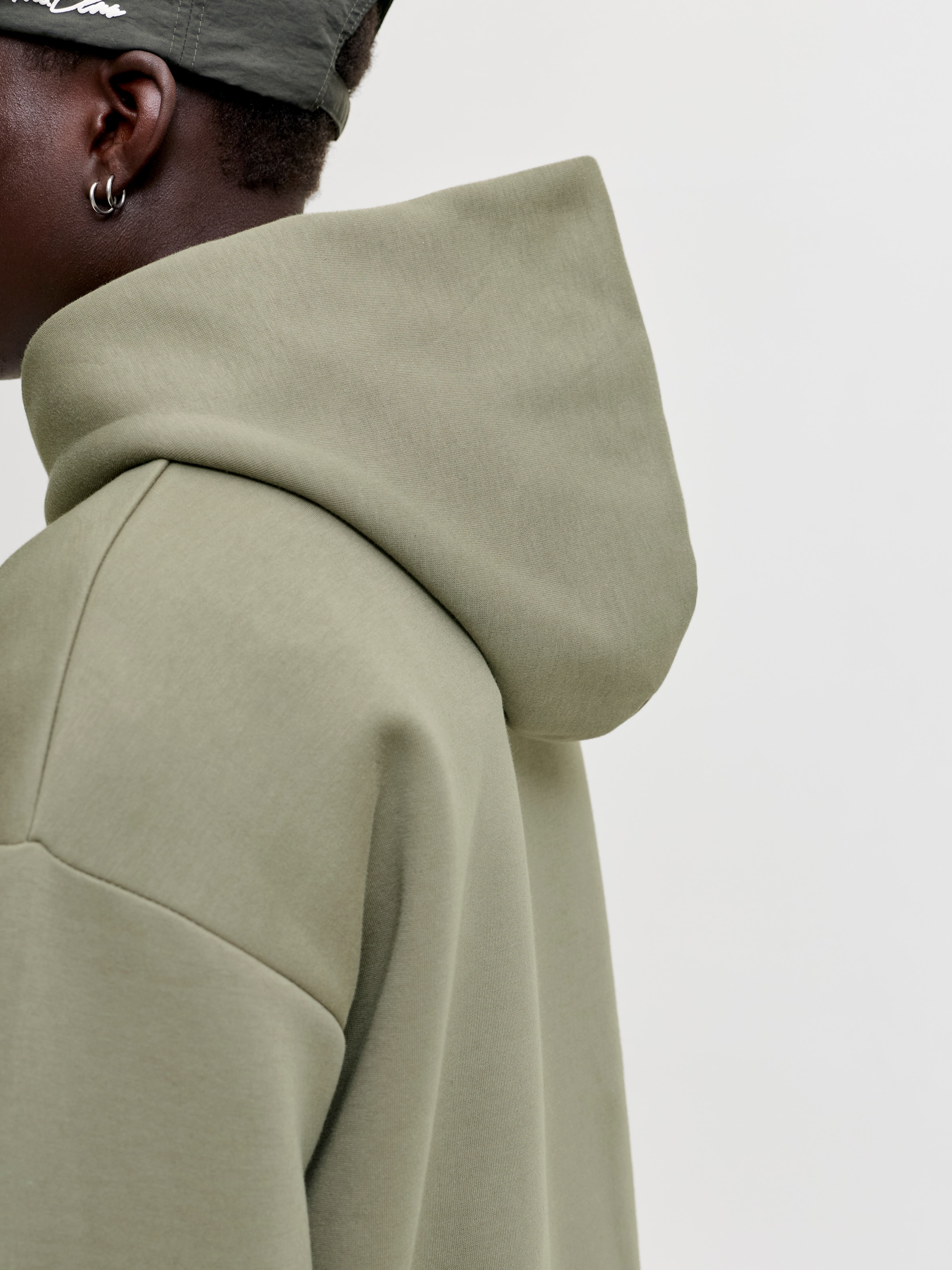 Jack & Jones Sweat à capuche »JJEBARRON SWEAT HOOD NOOS«, mélange de matières, coupe décontractée
