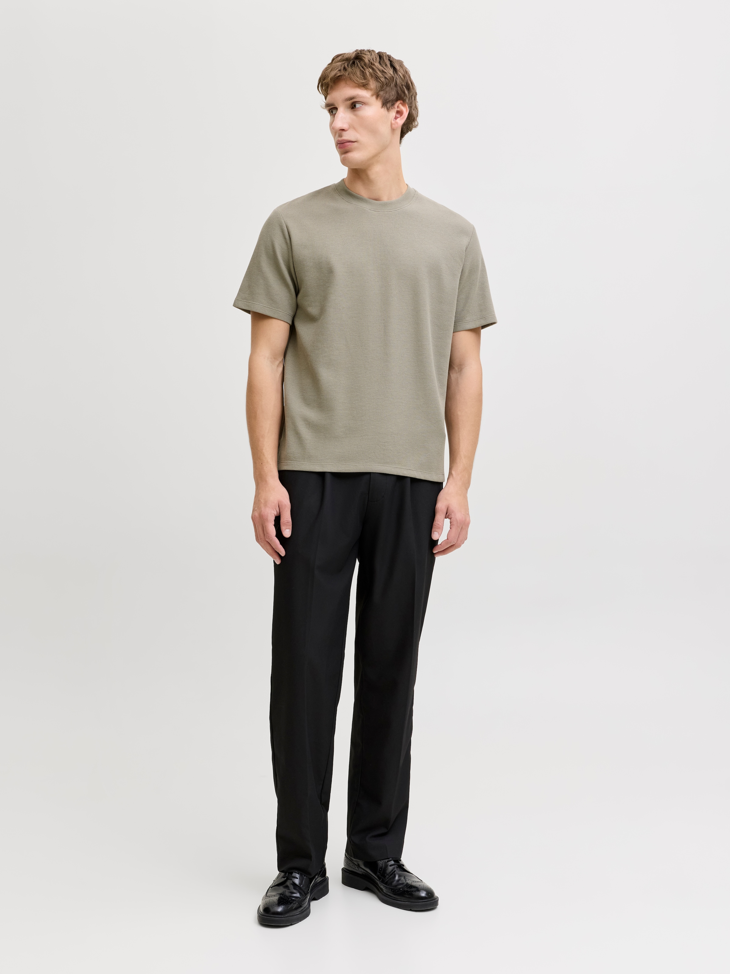 Jack & Jones Shirt à col rond »JJEAUSTIN TEE SS NOOS« mélange de matières, coupe décontractée